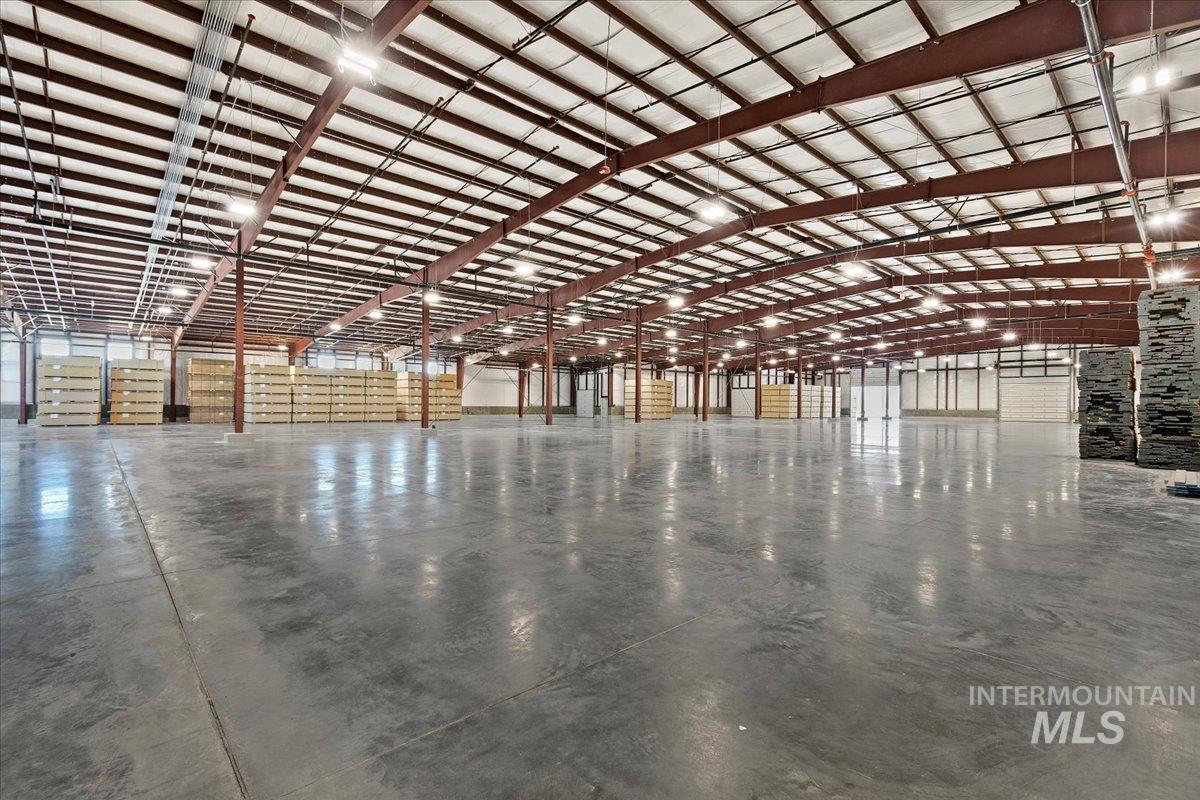335 S Locust Grove Rd, Meridian, Idaho 83642-6276, 14 Rooms, Business/Commercial For Sale, Price $18,500,000, 98917460