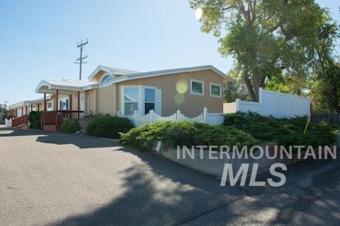 482 / 486 SE 1st Ave, Ontario, Oregon 97914, 3 Bedrooms, 7 Rooms, Business/Commercial For Sale, Price $399,000,MLS 98917553