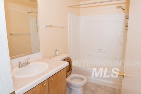 482 / 486 SE 1st Ave, Ontario, Oregon 97914, 3 Bedrooms, 7 Rooms, Business/Commercial For Sale, Price $399,000,MLS 98917553