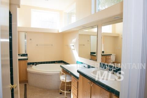 482 / 486 SE 1st Ave, Ontario, Oregon 97914, 3 Bedrooms, 7 Rooms, Business/Commercial For Sale, Price $399,000,MLS 98917553