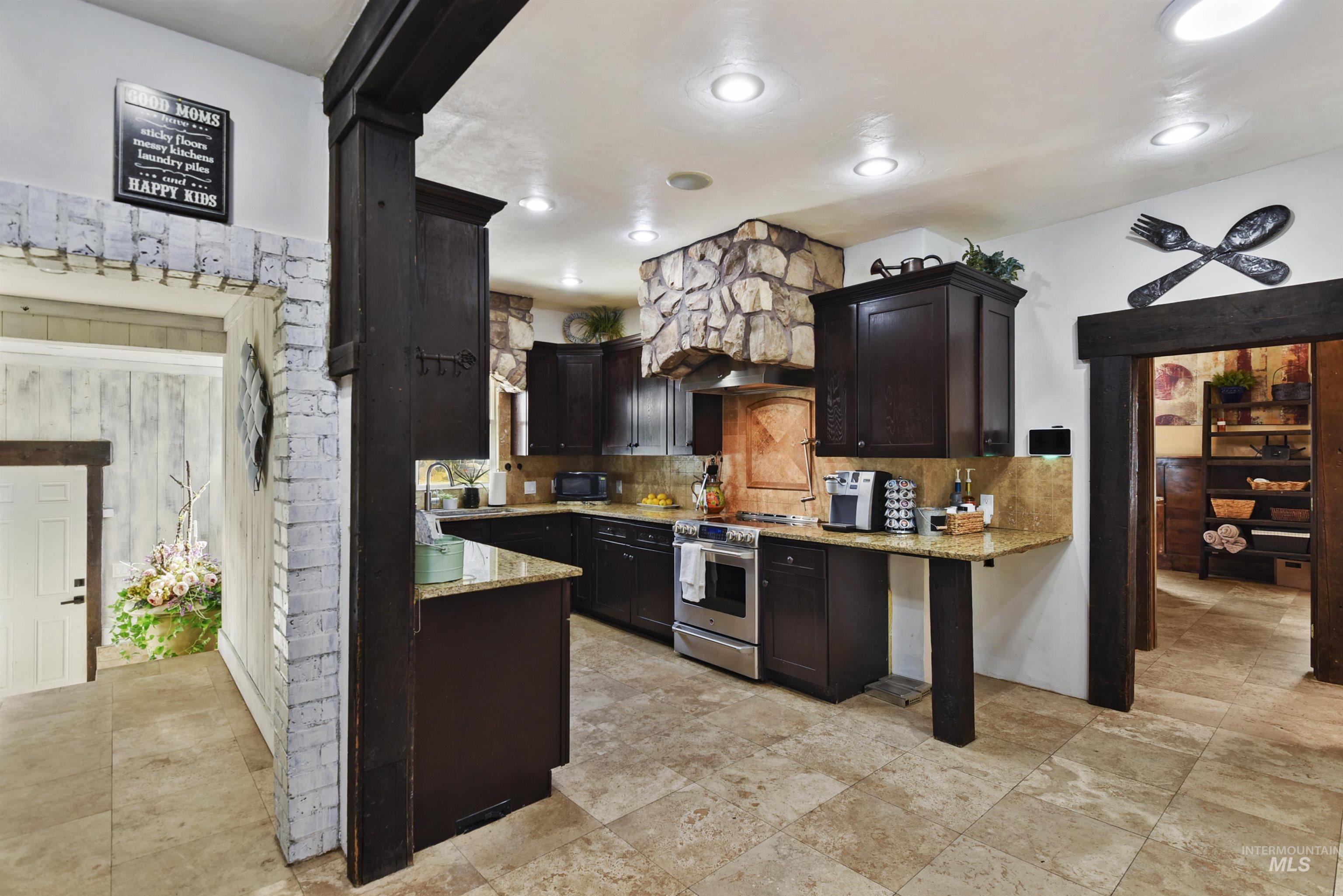 5601 E Victory Rd., Nampa, Idaho 83687, 4 Bedrooms, 2 Bathrooms, Residential For Sale, Price $3,900,000, 98918128