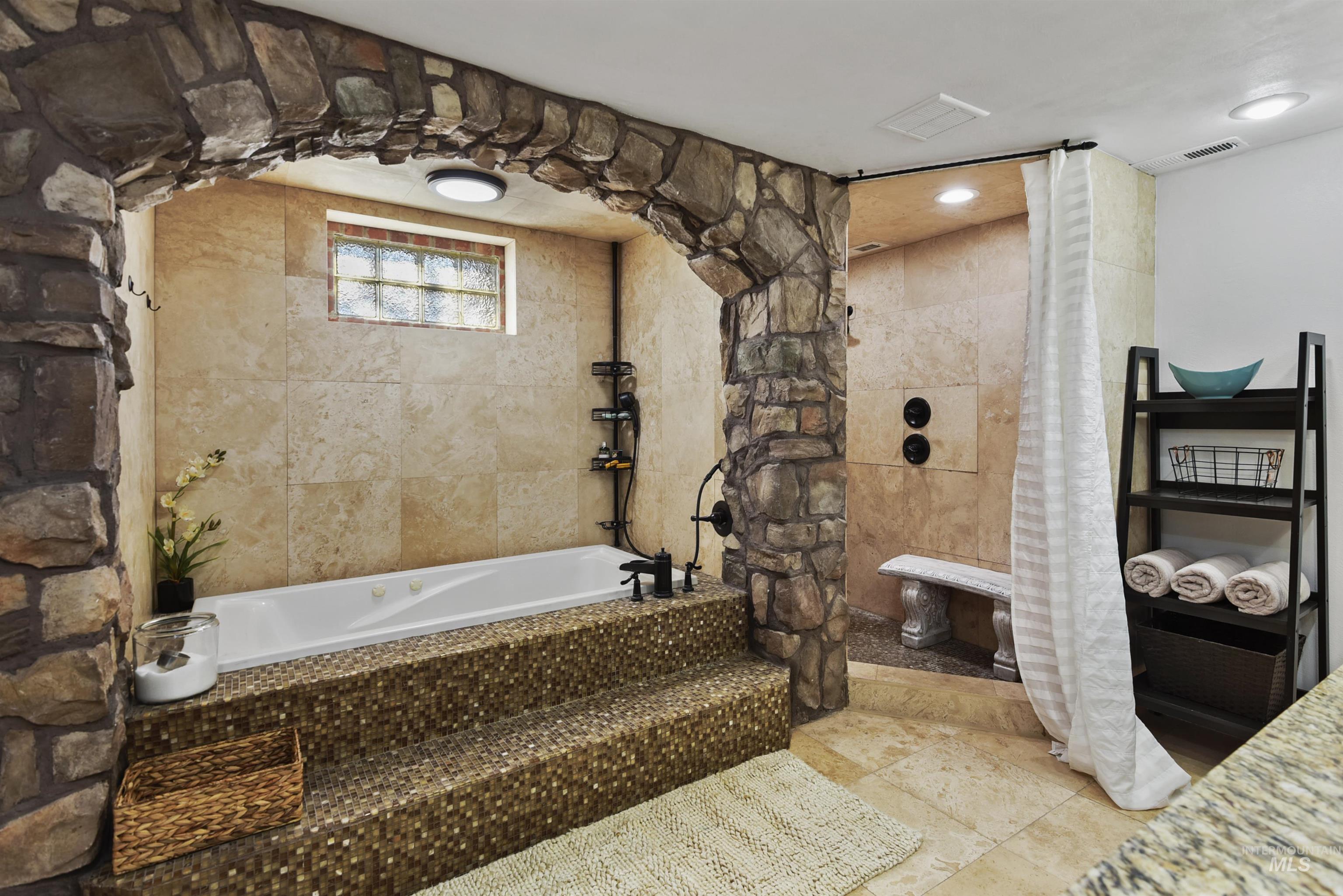 5601 E Victory Rd., Nampa, Idaho 83687, 4 Bedrooms, 2 Bathrooms, Residential For Sale, Price $3,900,000, 98918128