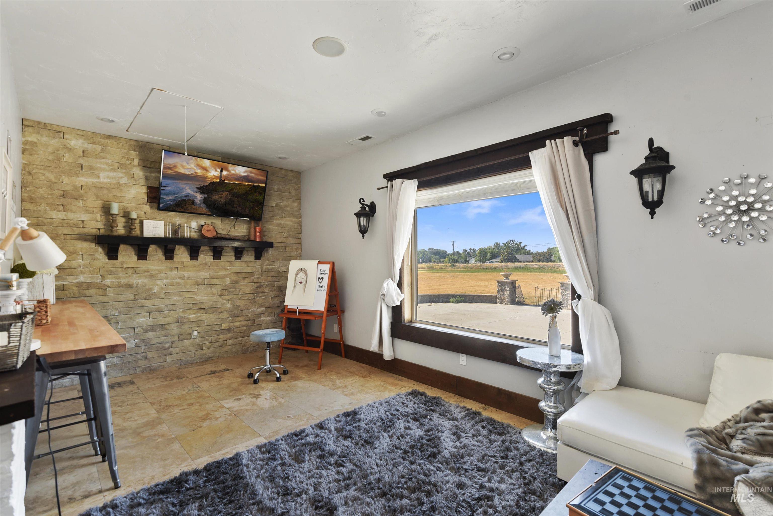 5601 E Victory Rd., Nampa, Idaho 83687, 4 Bedrooms, 2 Bathrooms, Residential For Sale, Price $3,900,000, 98918128