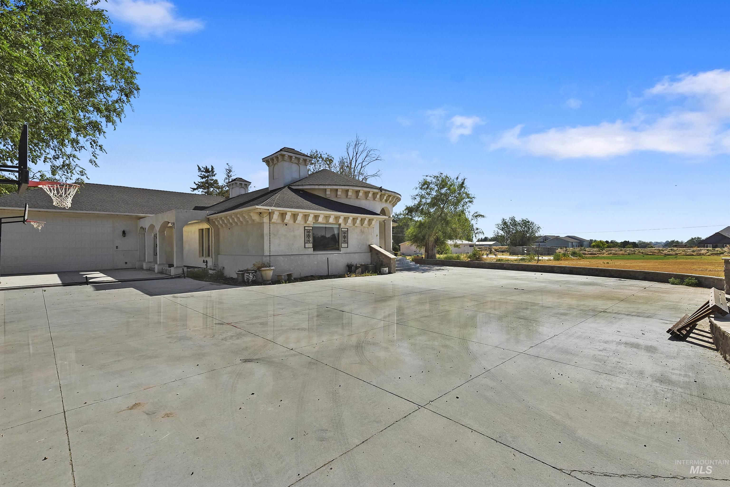 5601 E Victory Rd., Nampa, Idaho 83687, 4 Bedrooms, 2 Bathrooms, Residential For Sale, Price $3,900,000, 98918128