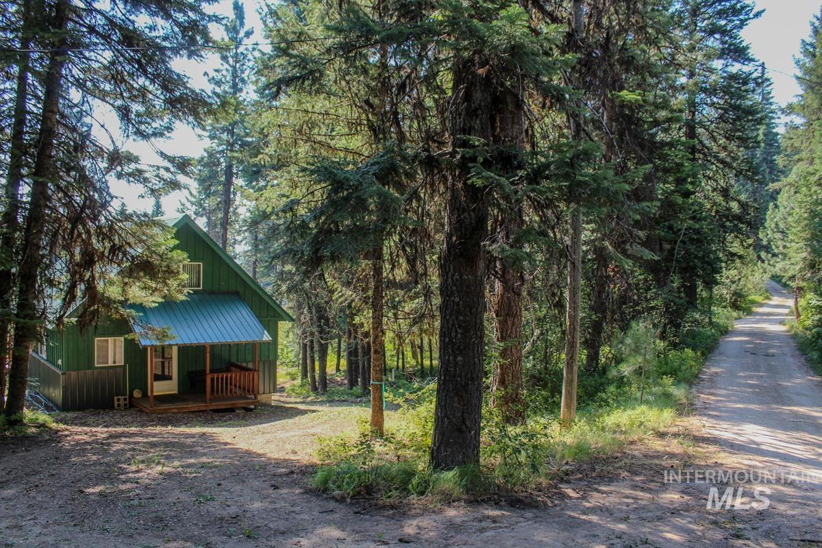 4 Ogburn Lane, Cascade, Idaho 83611, 1 Bedroom, 1 Bathroom, Residential For Sale, Price $419,000, 98918445