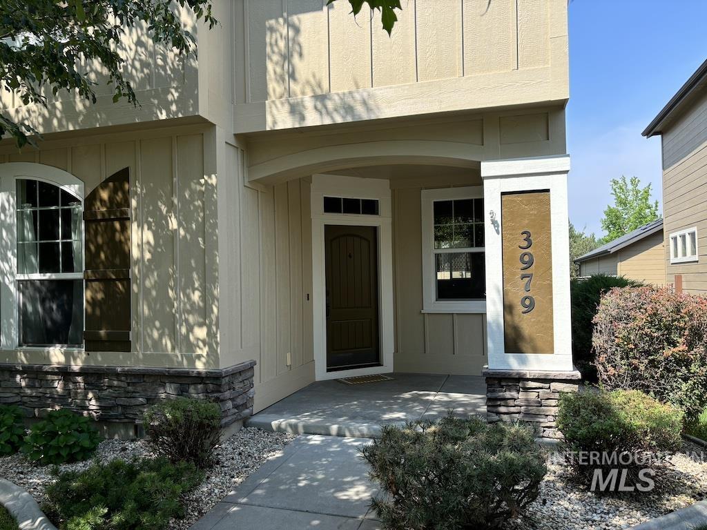 3979 N Heritage View Ave, Meridian, Idaho 83646-6313, 3 Bedrooms, 3 Bathrooms, Residential For Sale, Price $449,000,MLS 98918513