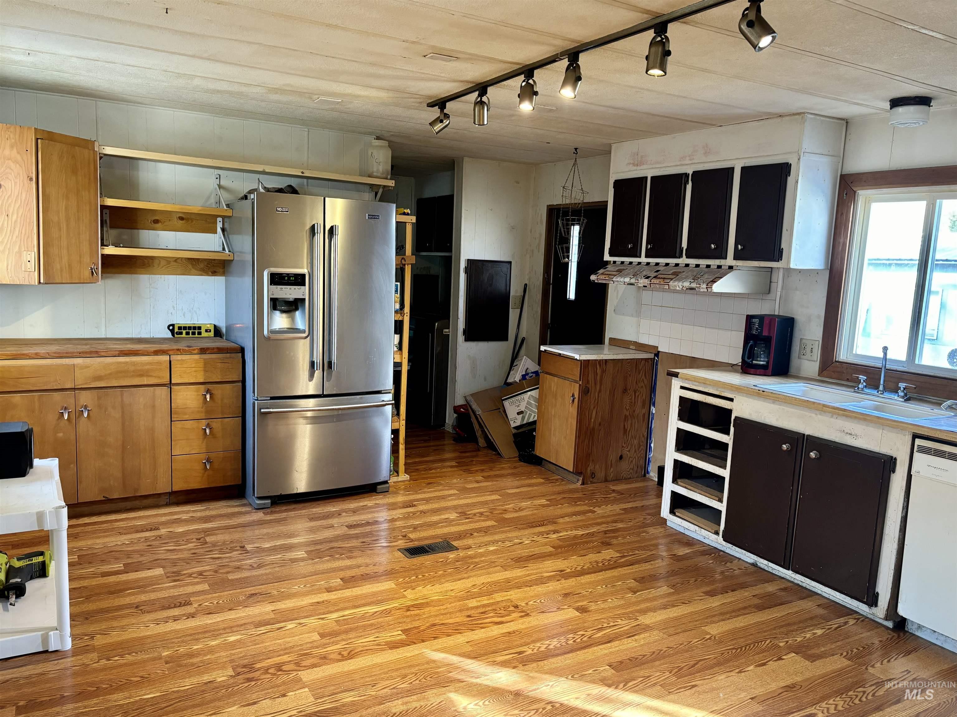 411 N Almon, Moscow, Idaho 83843, 3 Bedrooms, 2 Bathrooms, Residential For Sale, Price $30,000, 98919012