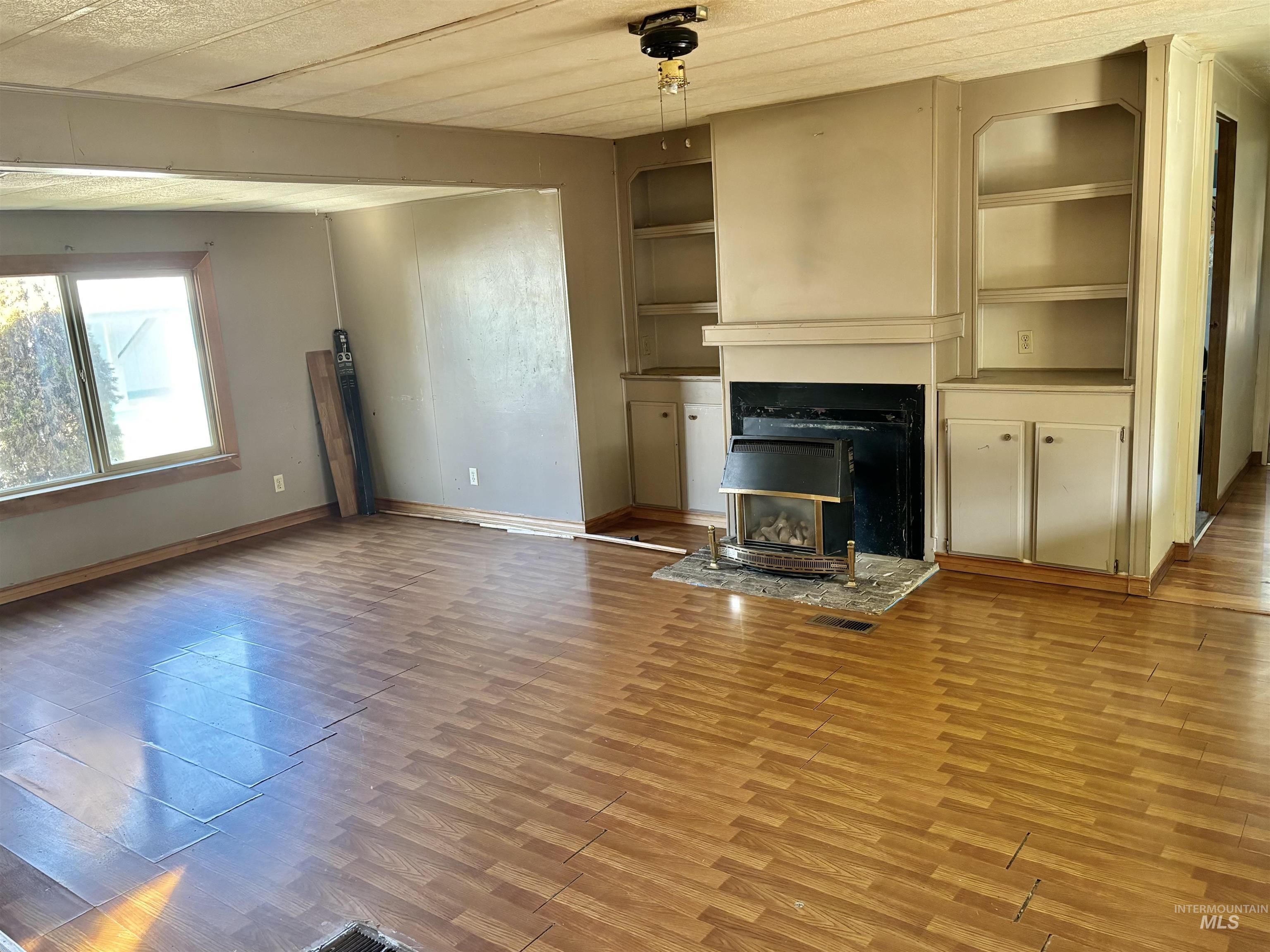 411 N Almon, Moscow, Idaho 83843, 3 Bedrooms, 2 Bathrooms, Residential For Sale, Price $30,000, 98919012