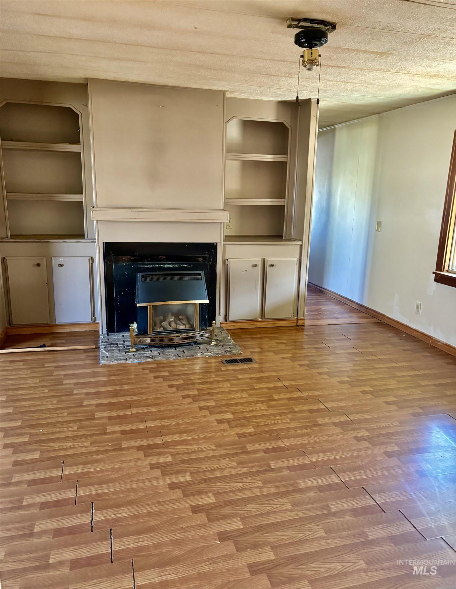411 N Almon, Moscow, Idaho 83843, 3 Bedrooms, 2 Bathrooms, Residential For Sale, Price $30,000, 98919012