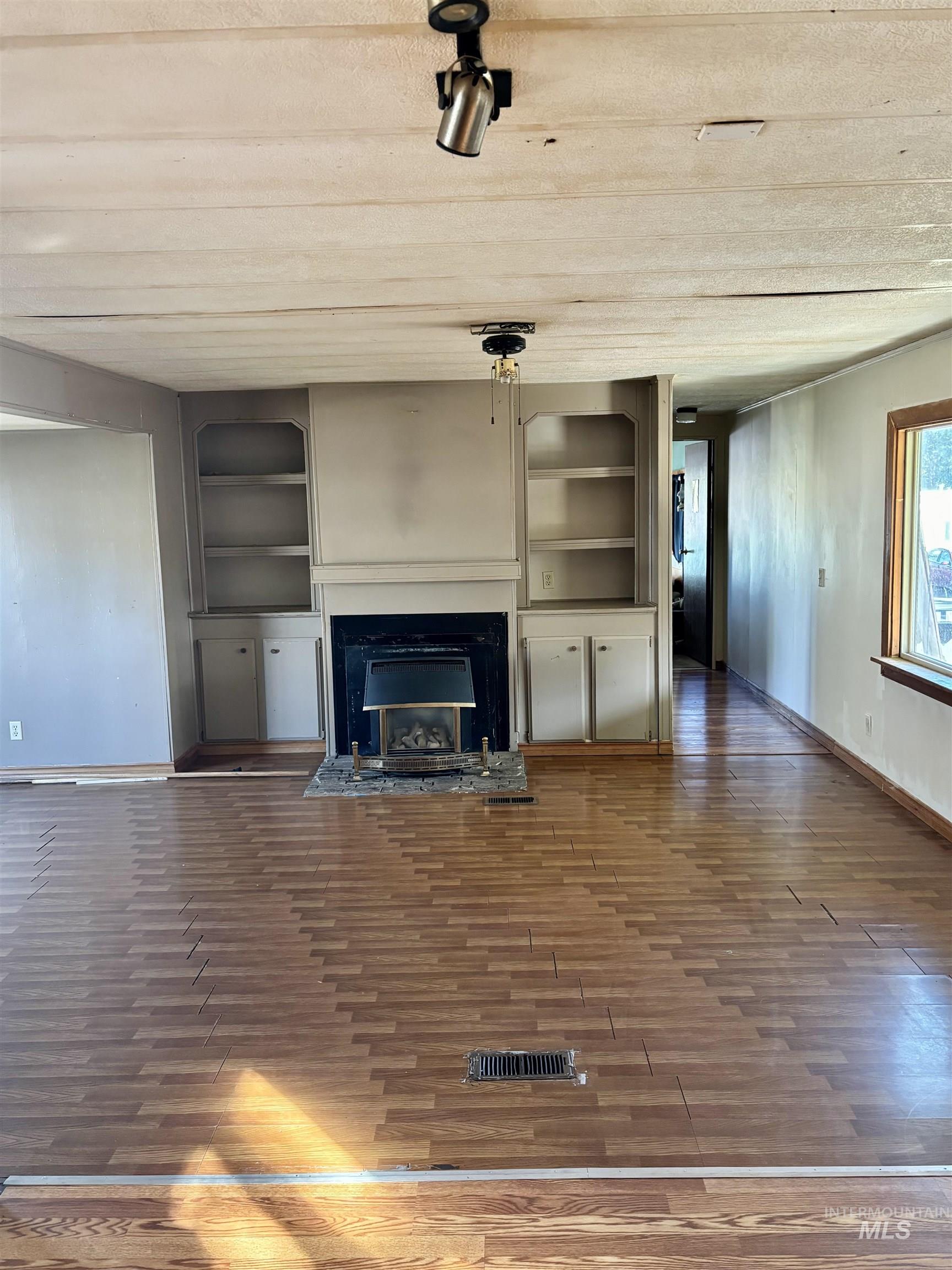 411 N Almon, Moscow, Idaho 83843, 3 Bedrooms, 2 Bathrooms, Residential For Sale, Price $30,000, 98919012