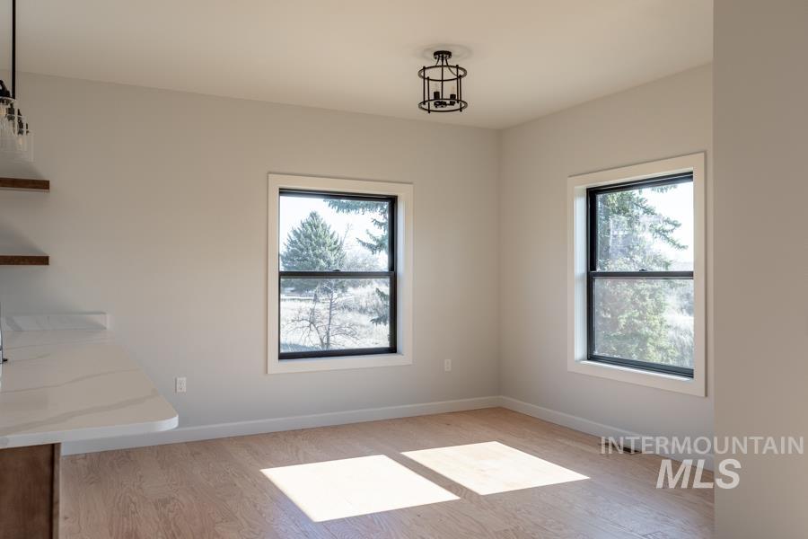 1989 Sunnyside, Moscow, Idaho 83843, 3 Bedrooms, 2 Bathrooms, Residential For Sale, Price $599,999, 98919046