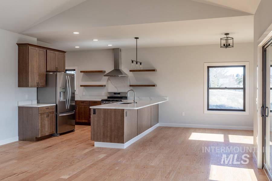 1989 Sunnyside, Moscow, Idaho 83843, 3 Bedrooms, 2 Bathrooms, Residential For Sale, Price $599,999, 98919046