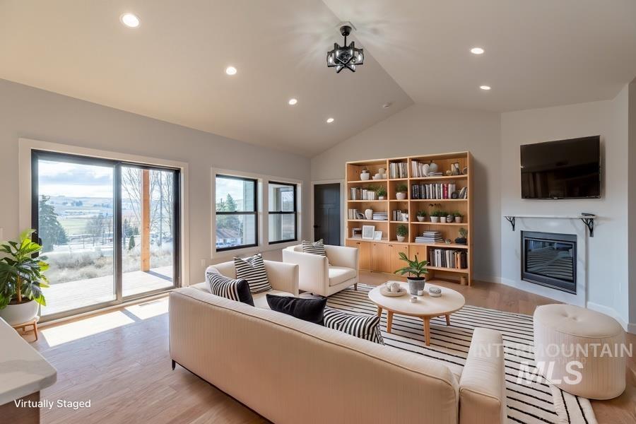 1989 Sunnyside, Moscow, Idaho 83843, 3 Bedrooms, 2 Bathrooms, Residential For Sale, Price $599,999, 98919046