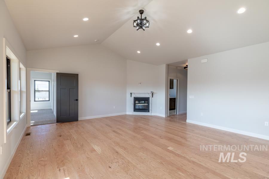 1989 Sunnyside, Moscow, Idaho 83843, 3 Bedrooms, 2 Bathrooms, Residential For Sale, Price $599,999, 98919046