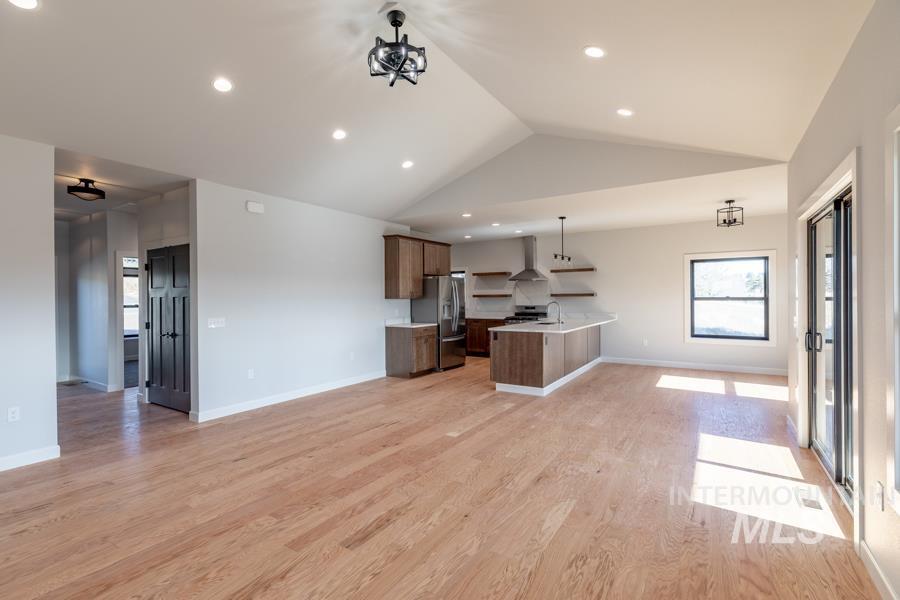 1989 Sunnyside, Moscow, Idaho 83843, 3 Bedrooms, 2 Bathrooms, Residential For Sale, Price $599,999, 98919046