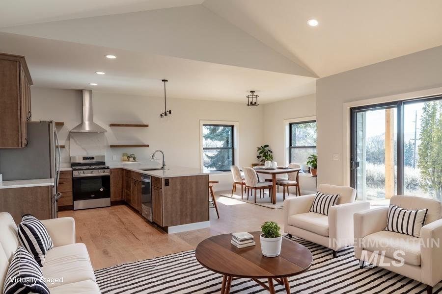 1989 Sunnyside, Moscow, Idaho 83843, 3 Bedrooms, 2 Bathrooms, Residential For Sale, Price $599,999, 98919046