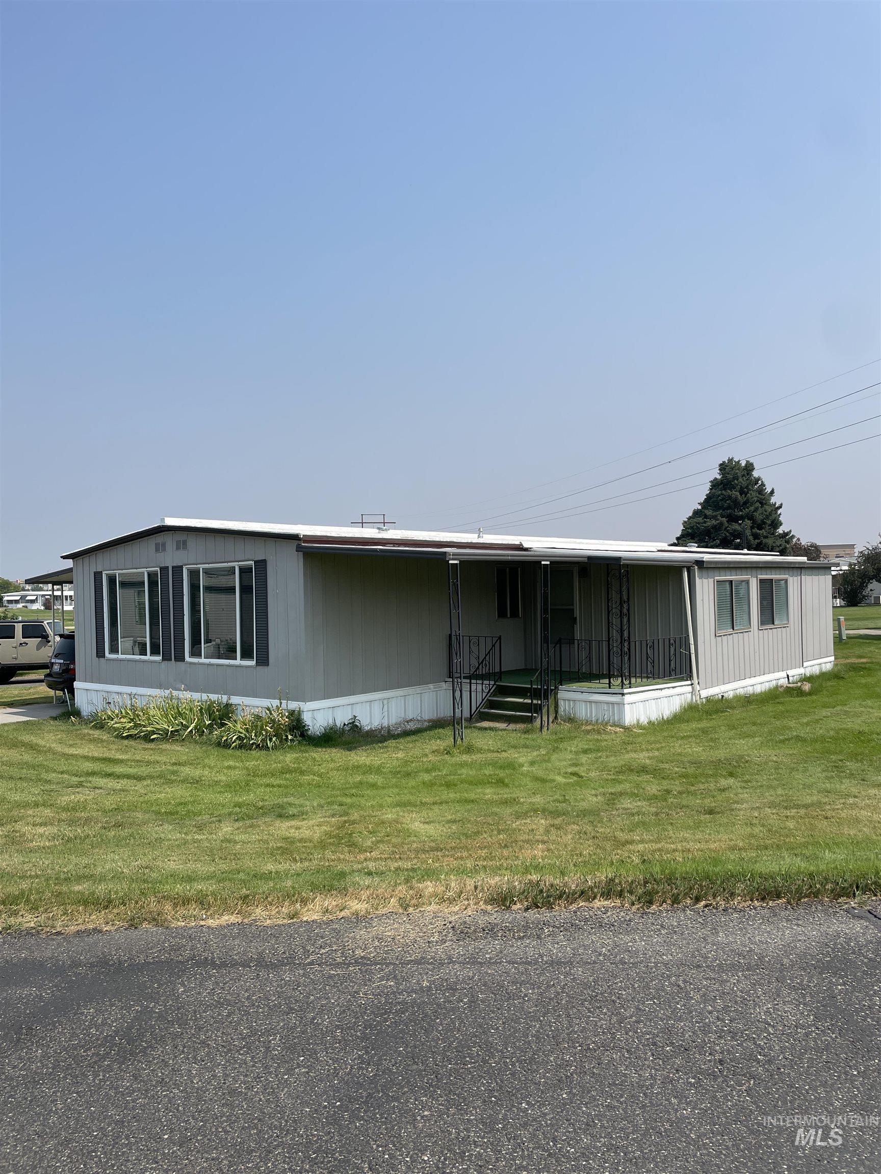 450 Pole Line Rd Spc 61, Twin Falls, Idaho 83301, 2 Bedrooms, 1.5 Bathrooms, Residential For Sale, Price $44,900, 98919253