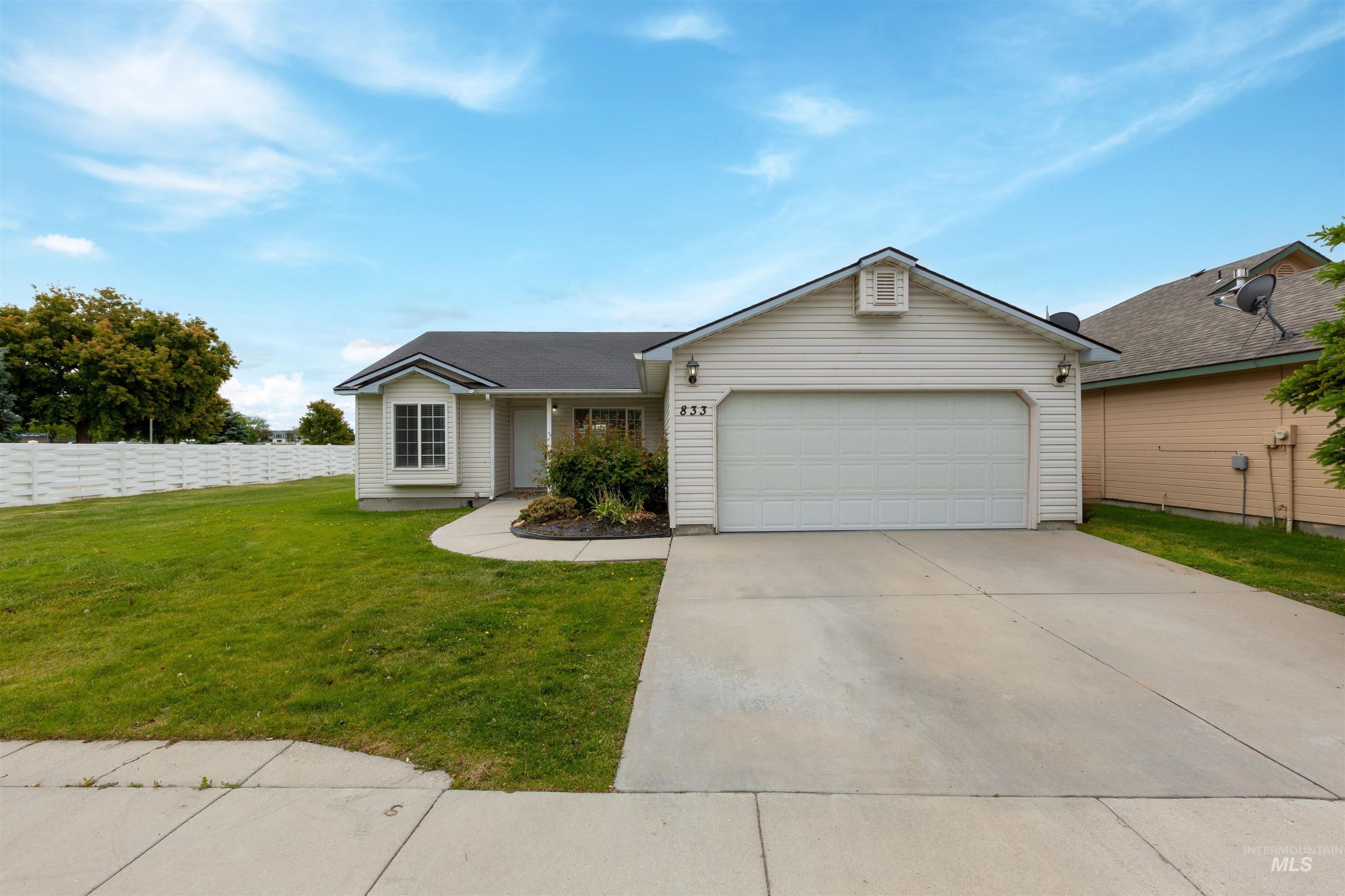 833 E Ronel, Nampa, Idaho 83686, 4 Bedrooms, 2 Bathrooms, Residential Income For Sale, Price $324,900,MLS 98919629