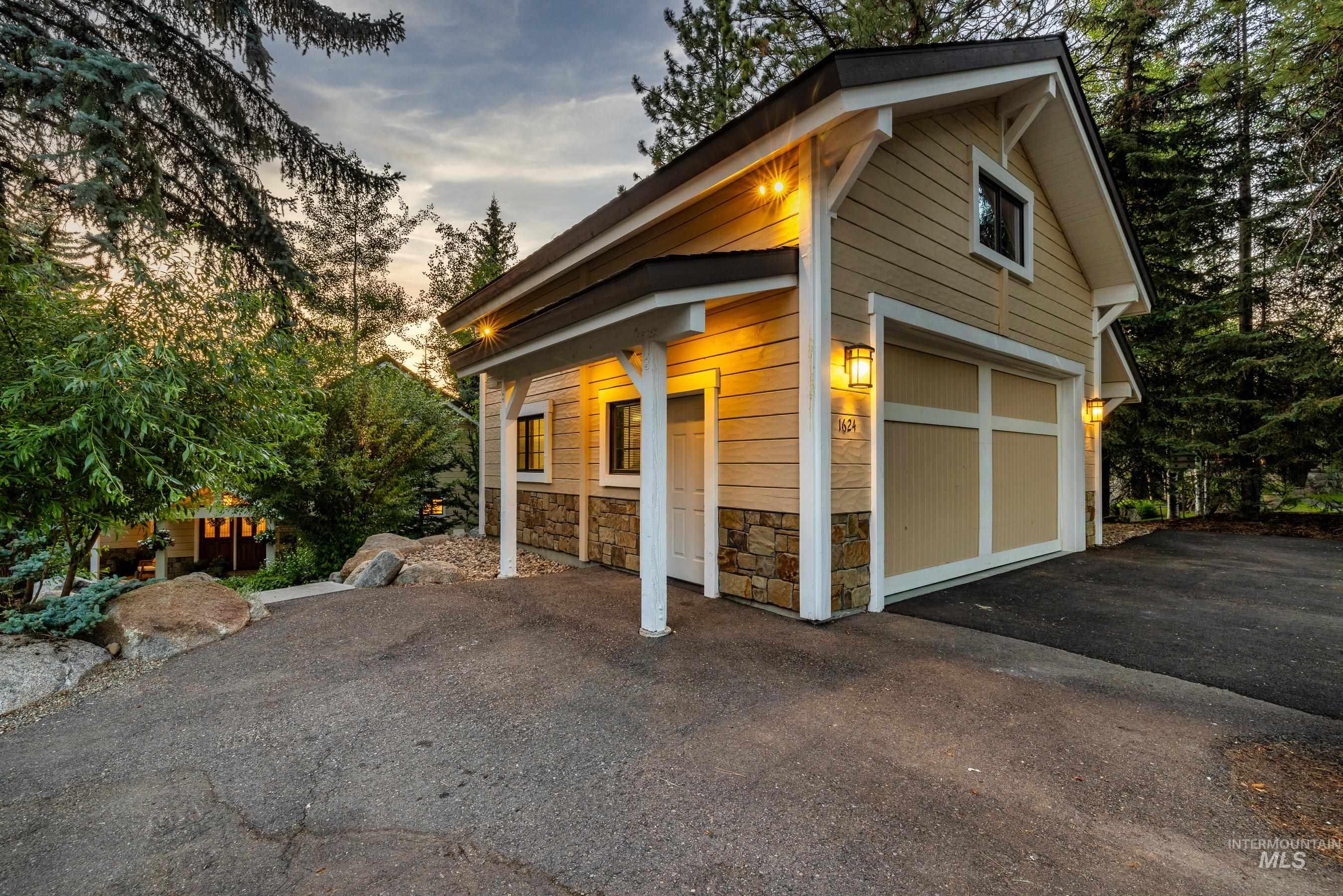 1624 E Lake, McCall, Idaho 83638, 4 Bedrooms, 4 Bathrooms, Residential For Sale, Price $6,400,000, 98919669
