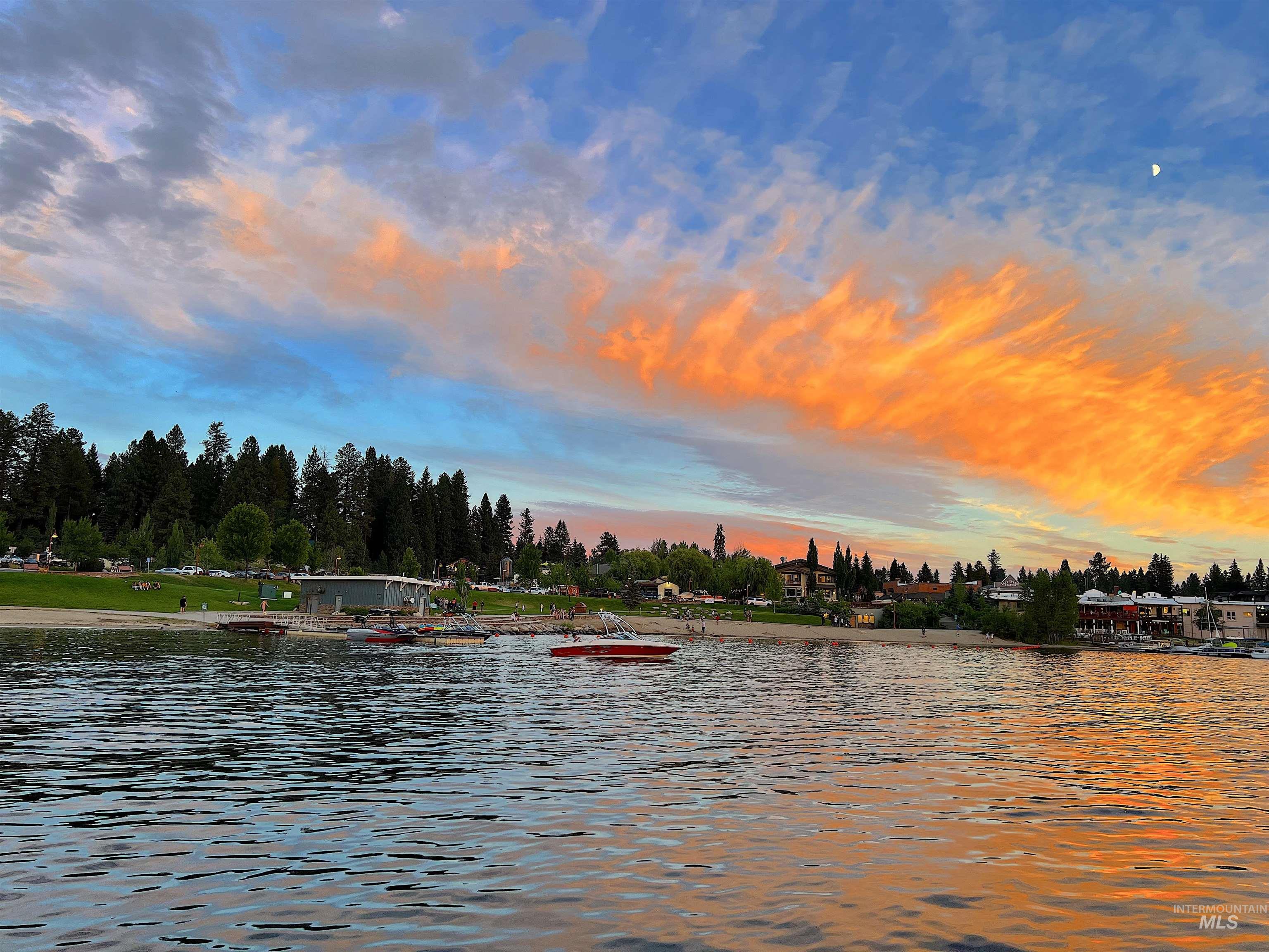 1624 E Lake, McCall, Idaho 83638, 4 Bedrooms, 4 Bathrooms, Residential For Sale, Price $6,400,000, 98919669