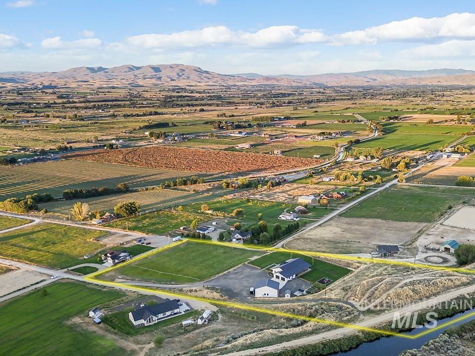 3500 Magnolia Lane, Emmett, Idaho 83617, 5 Bedrooms, 3 Bathrooms, Residential For Sale, Price $1,225,000,MLS 98919714