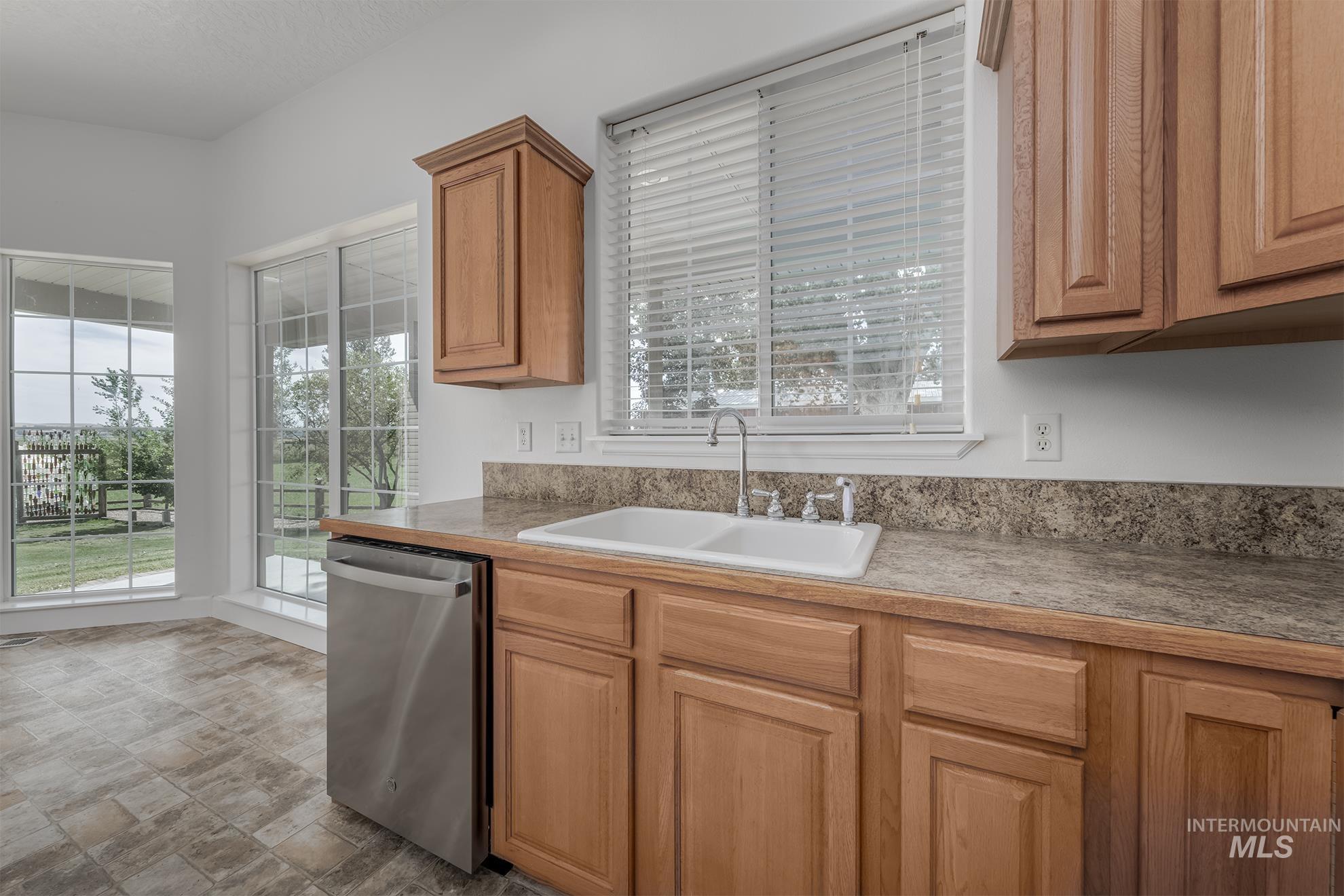 6891 Dallas Road, New Plymouth, Idaho 83655, 3 Bedrooms, 2 Bathrooms, Farm & Ranch For Sale, Price $899,900, 98919778
