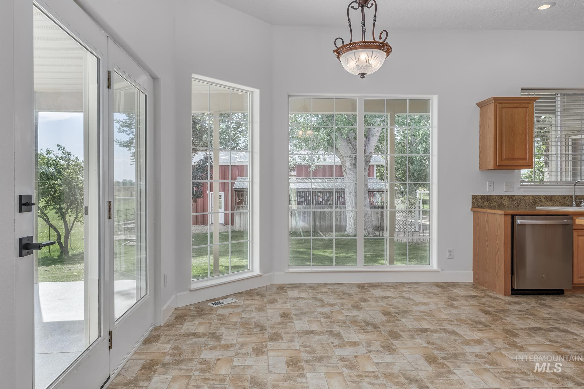 6891 Dallas Road, New Plymouth, Idaho 83655, 3 Bedrooms, 2 Bathrooms, Farm & Ranch For Sale, Price $899,900, 98919778