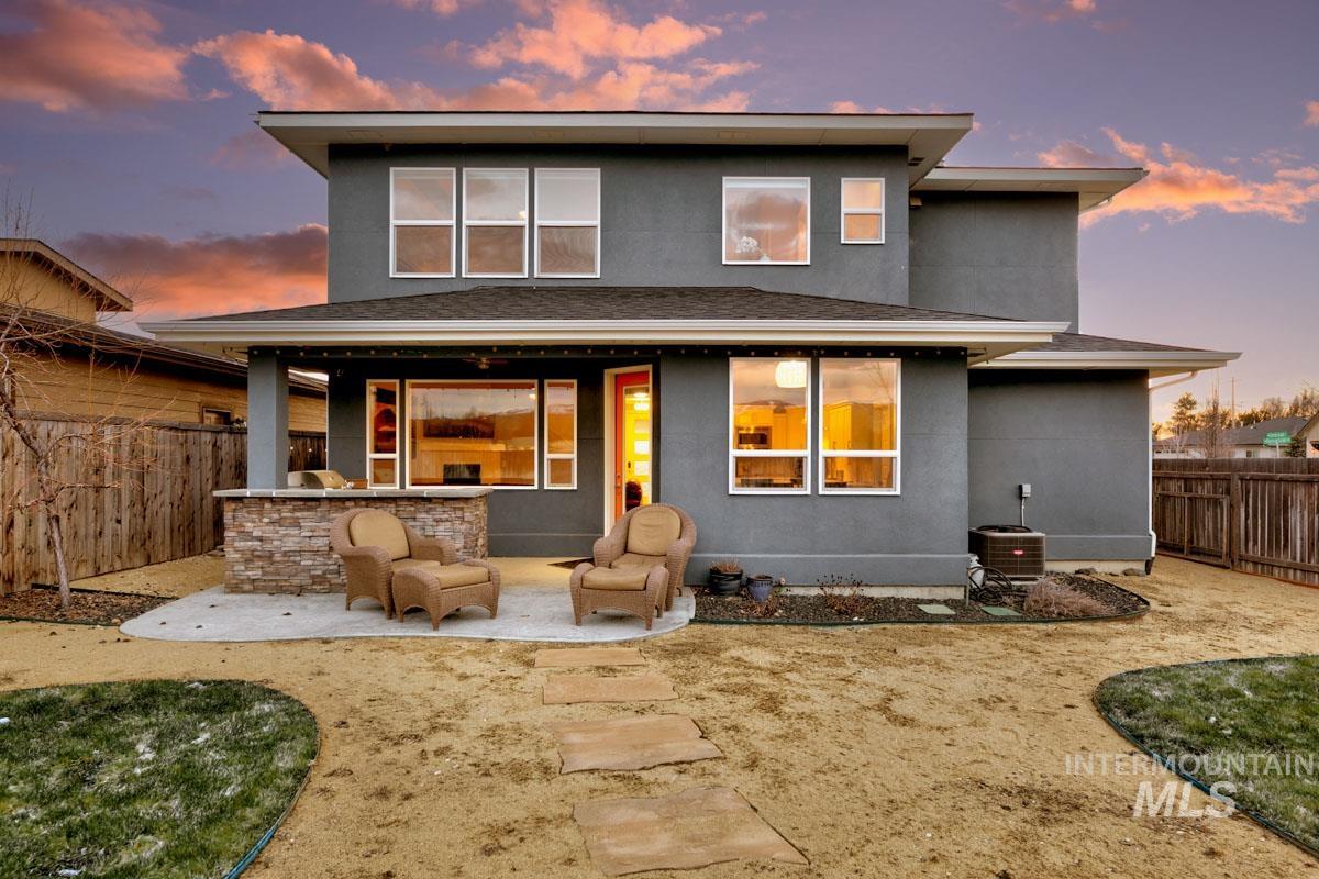 6976 N Sunglow Ave, Boise, Idaho 83714, 4 Bedrooms, 2.5 Bathrooms, Residential Income For Sale, Price $648,000,MLS 98919836