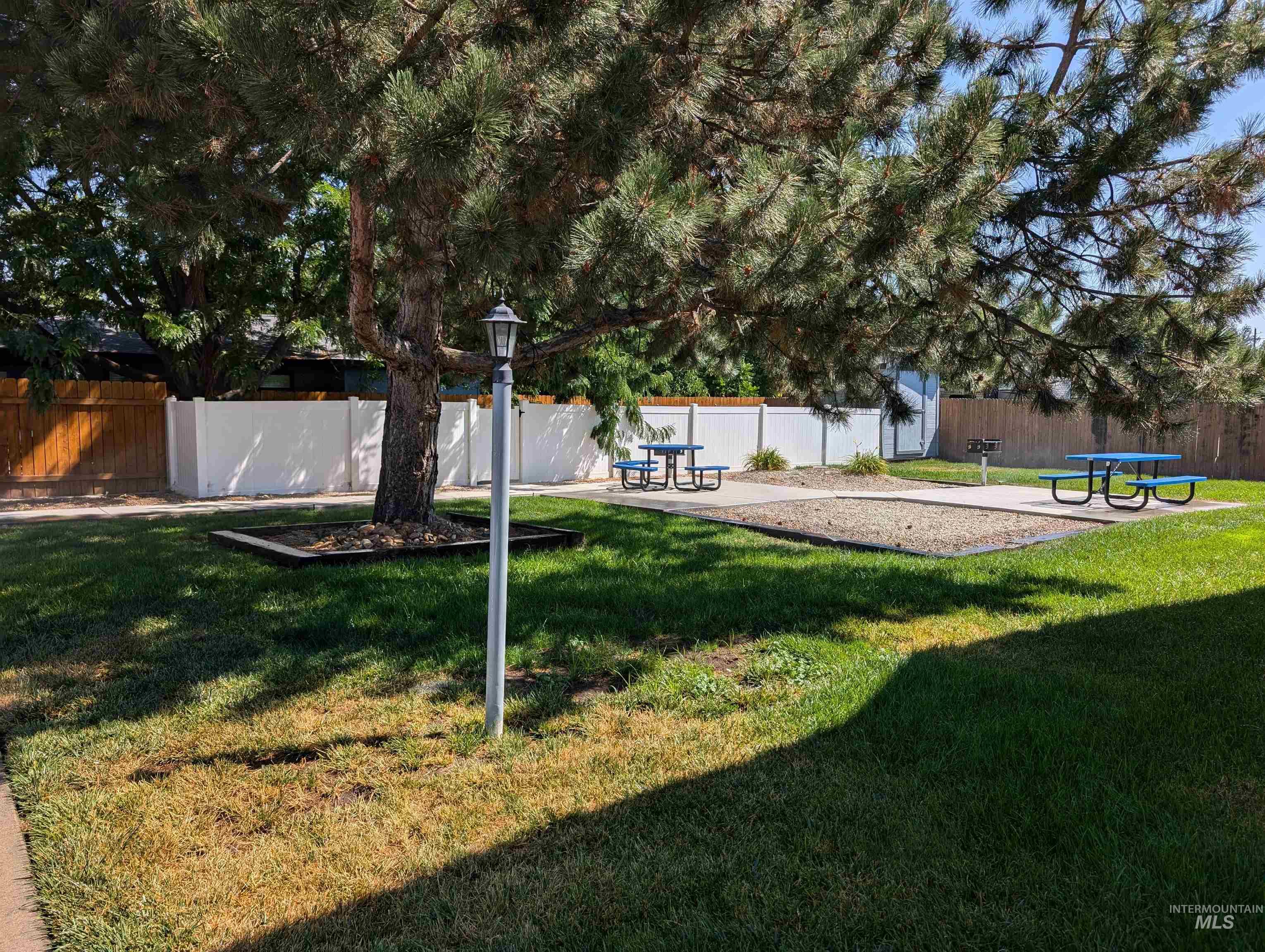2285 S Challenger Ln 102, Boise, Idaho 83705, 2 Bedrooms, 2 Bathrooms, Residential Income For Sale, Price $299,000, 98919843