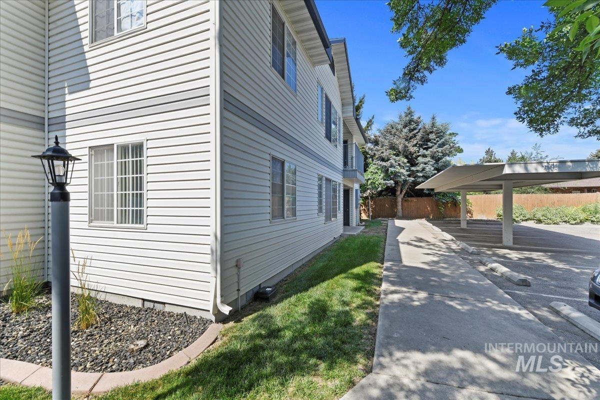 2285 S Challenger Ln 102, Boise, Idaho 83705, 2 Bedrooms, 2 Bathrooms, Residential Income For Sale, Price $299,000, 98919843