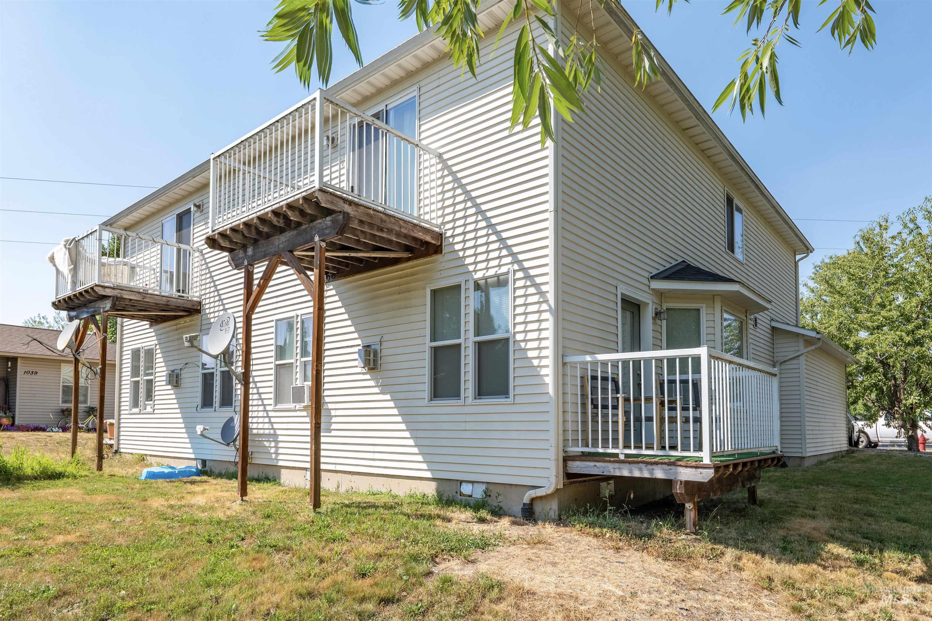 1045/1047 S Meadow St, Moscow, Idaho 83843, 3 Bedrooms, 2.5 Bathrooms, Residential Income For Sale, Price $585,000,MLS 98919844