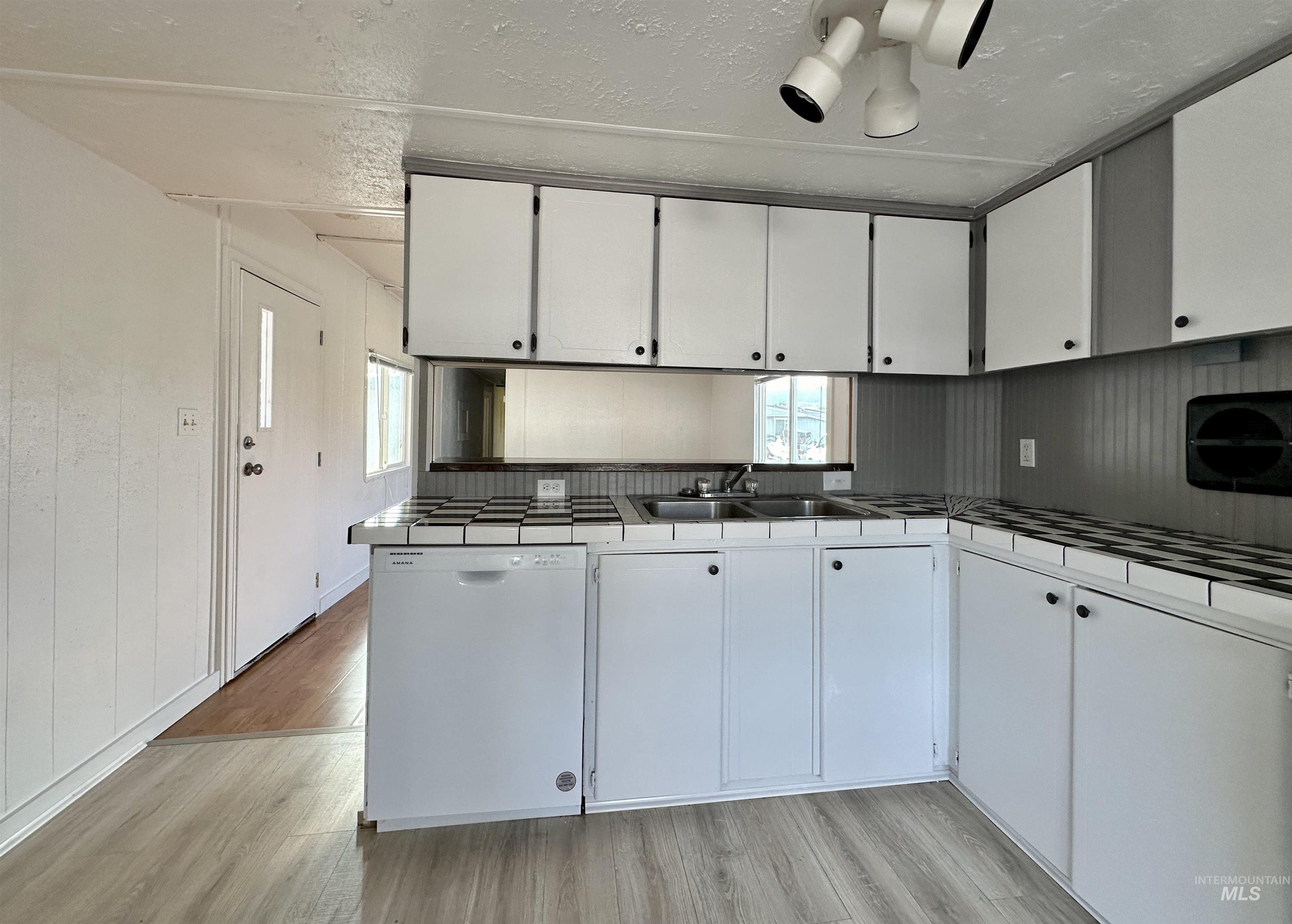 913 Palouse River Dr. #25, Moscow, Idaho 83843, 3 Bedrooms, 1 Bathroom, Residential For Sale, Price $36,000, 98919878