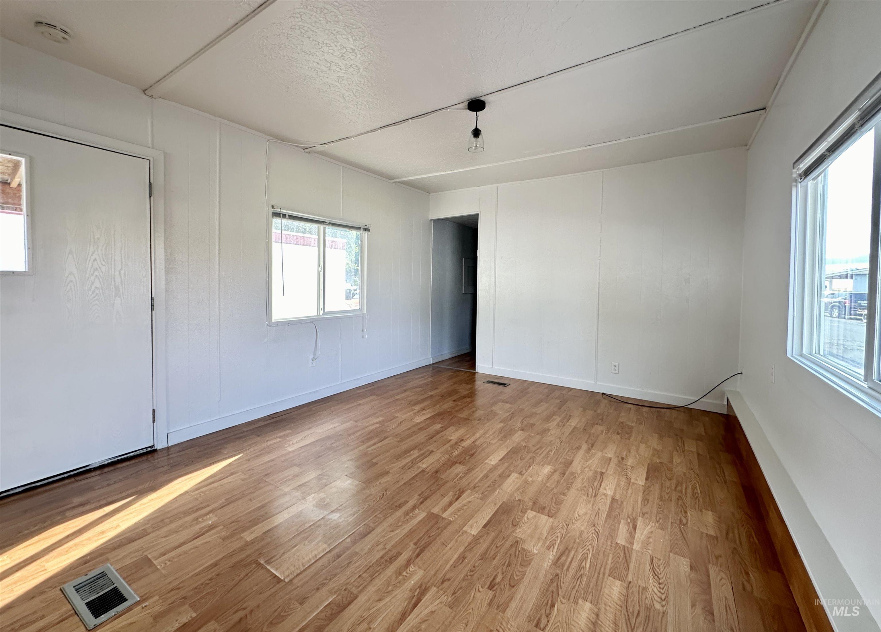 913 Palouse River Dr. #25, Moscow, Idaho 83843, 3 Bedrooms, 1 Bathroom, Residential For Sale, Price $36,000, 98919878