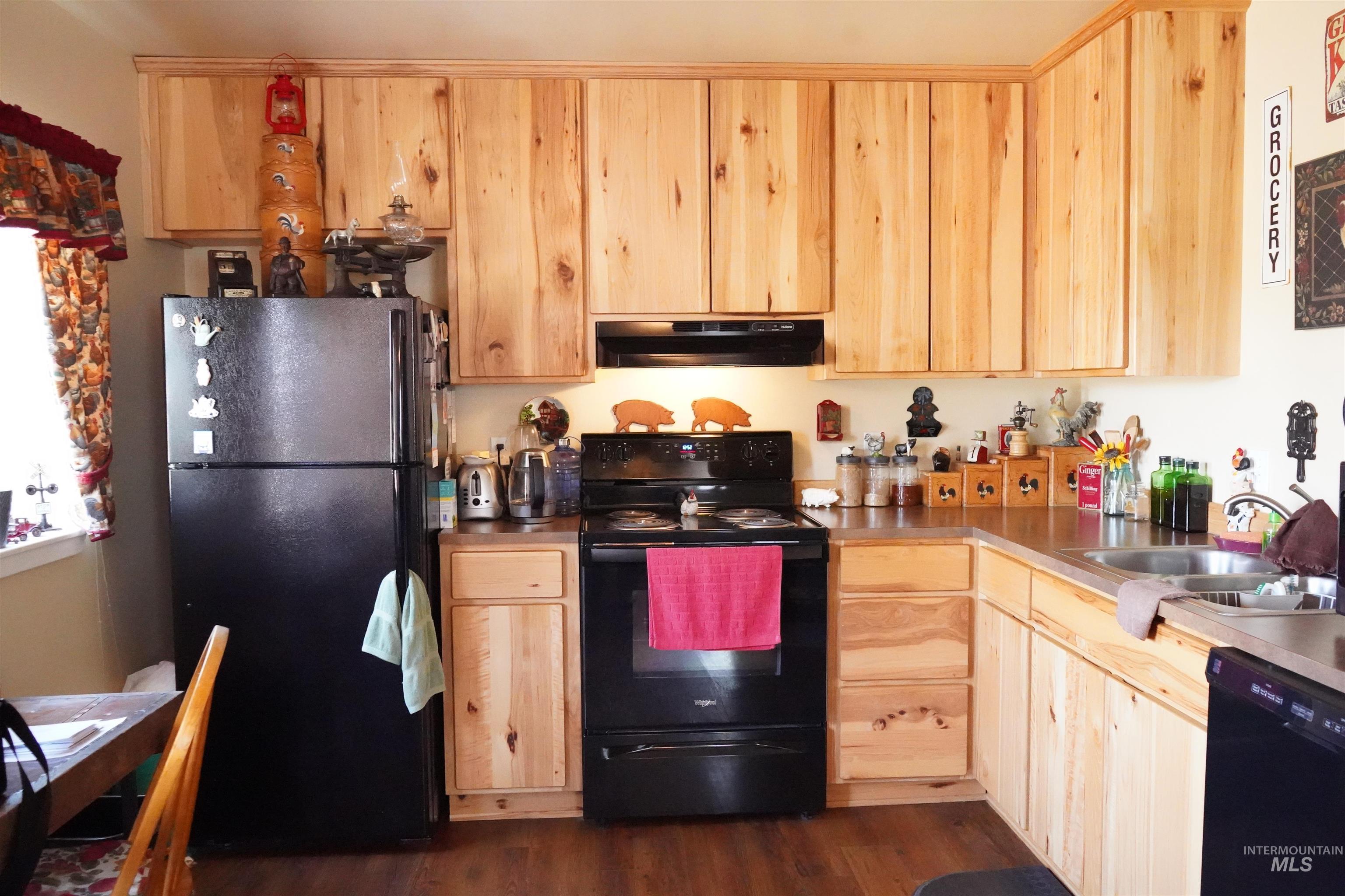 120 W Main Street, Craigmont, Idaho 83523, 2 Bedrooms, 1 Bathroom, Residential Income For Sale, Price $219,000, 98919885