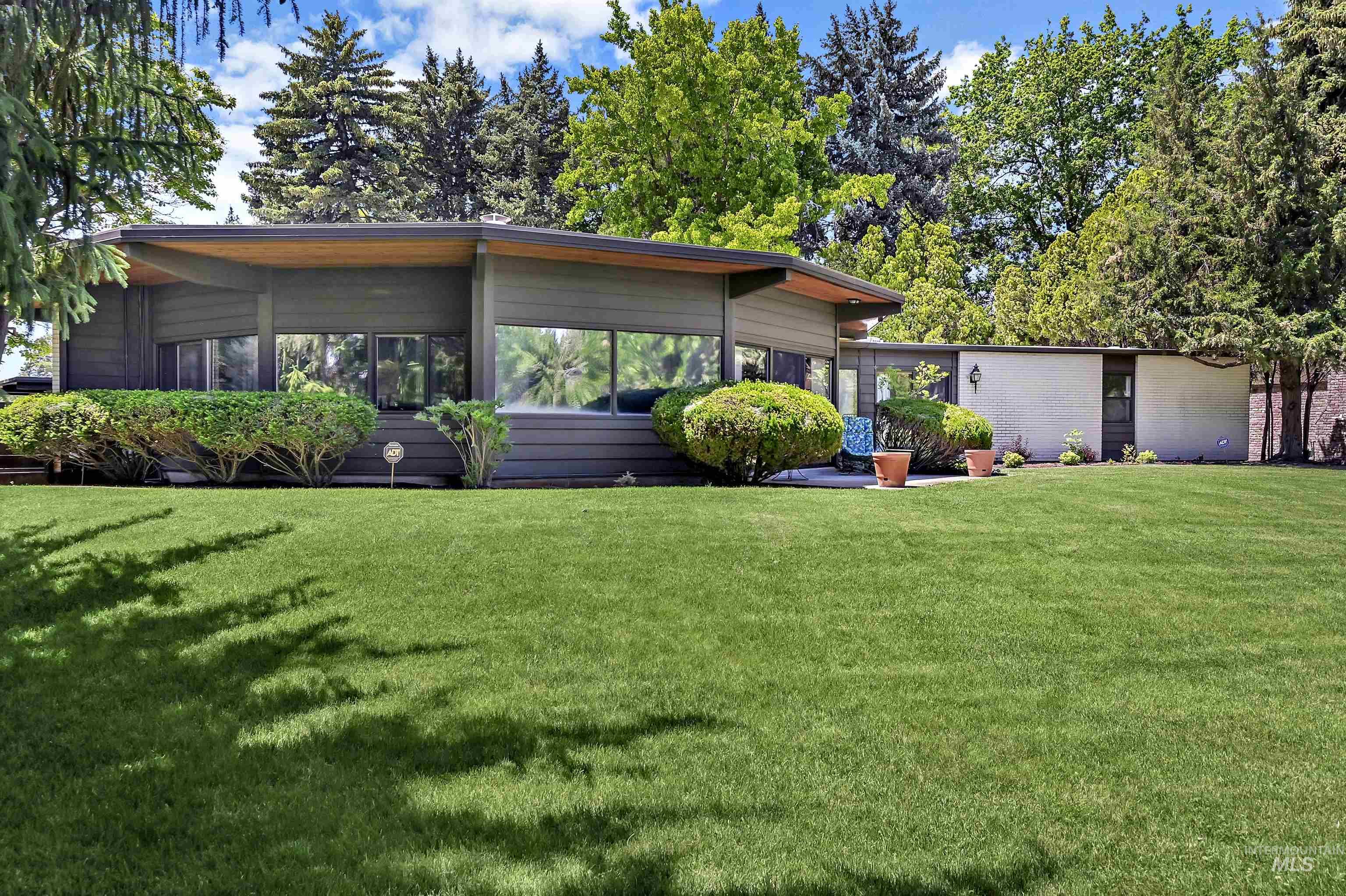 4704 Hillcrest View Dr, Boise, Idaho 83705, 4 Bedrooms, 3.5 Bathrooms, Residential For Sale, Price $2,498,888, 98920103