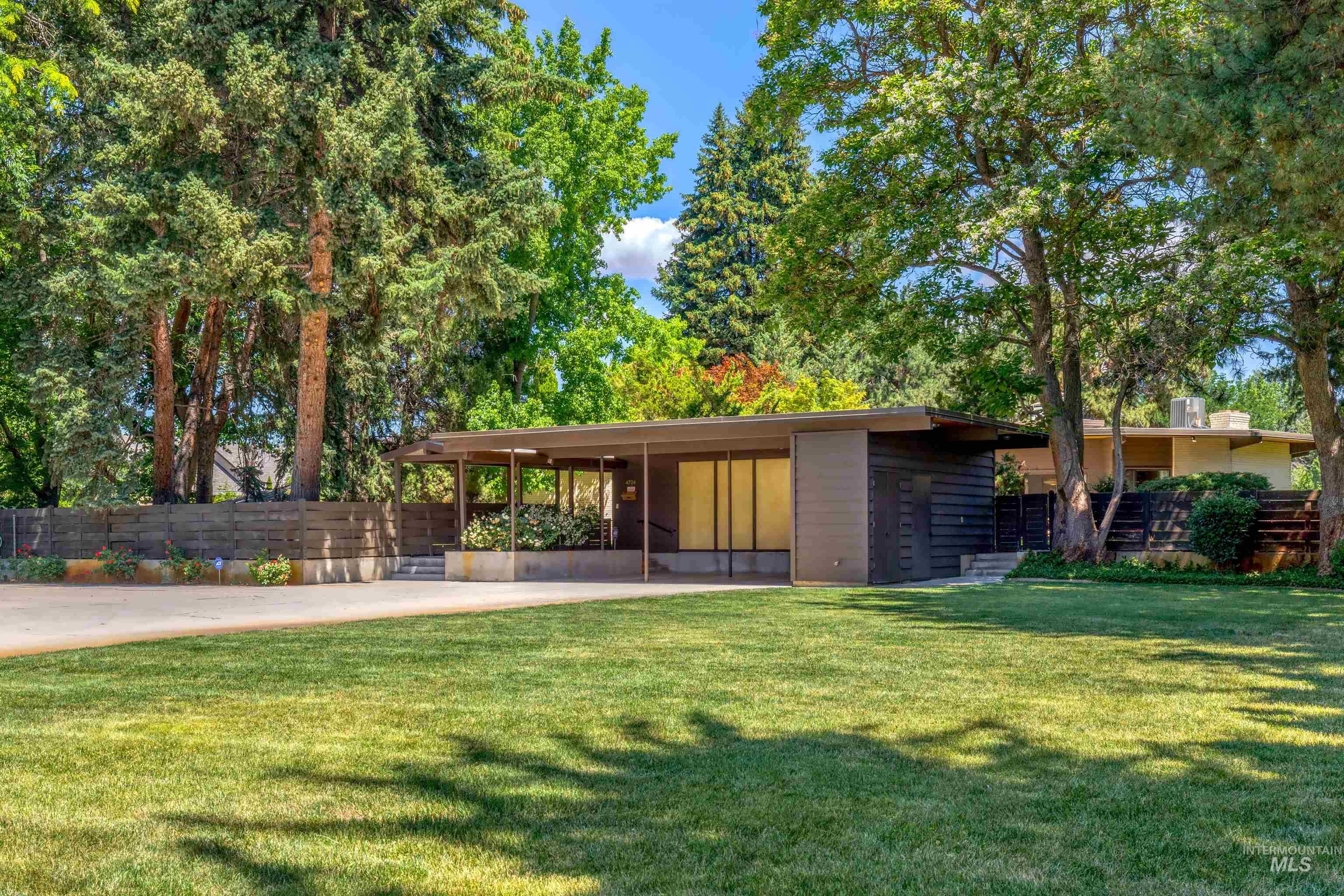 4704 Hillcrest View Dr, Boise, Idaho 83705, 4 Bedrooms, 3.5 Bathrooms, Residential For Sale, Price $2,498,888, 98920103