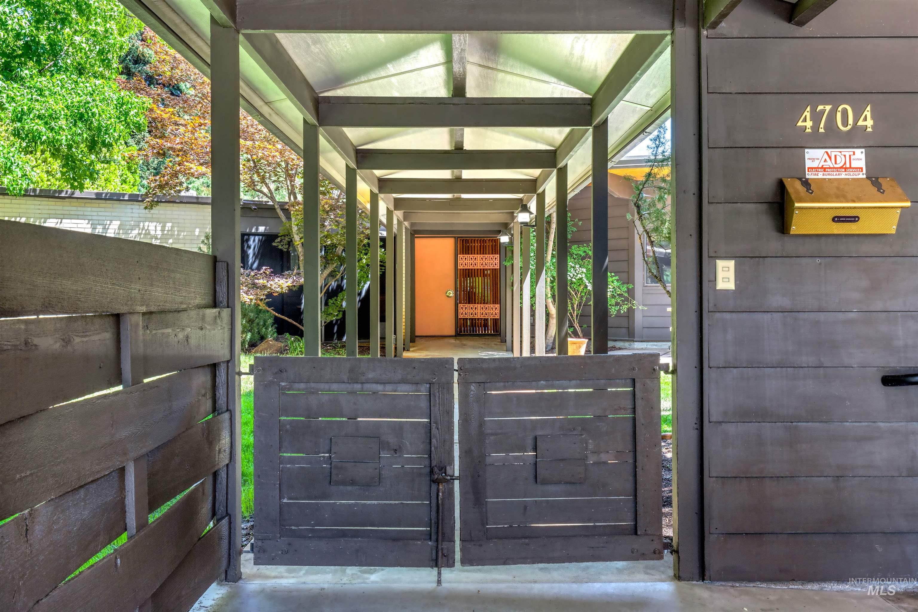 4704 Hillcrest View Dr, Boise, Idaho 83705, 4 Bedrooms, 3.5 Bathrooms, Residential For Sale, Price $2,498,888, 98920103