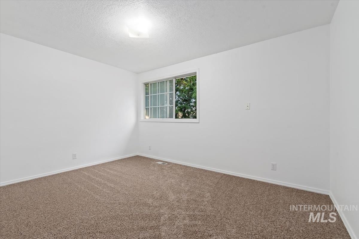 7035 Irving Lane, Boise, Idaho 83704, 3 Bedrooms, 2.5 Bathrooms, Residential For Sale, Price $364,900, 98920115