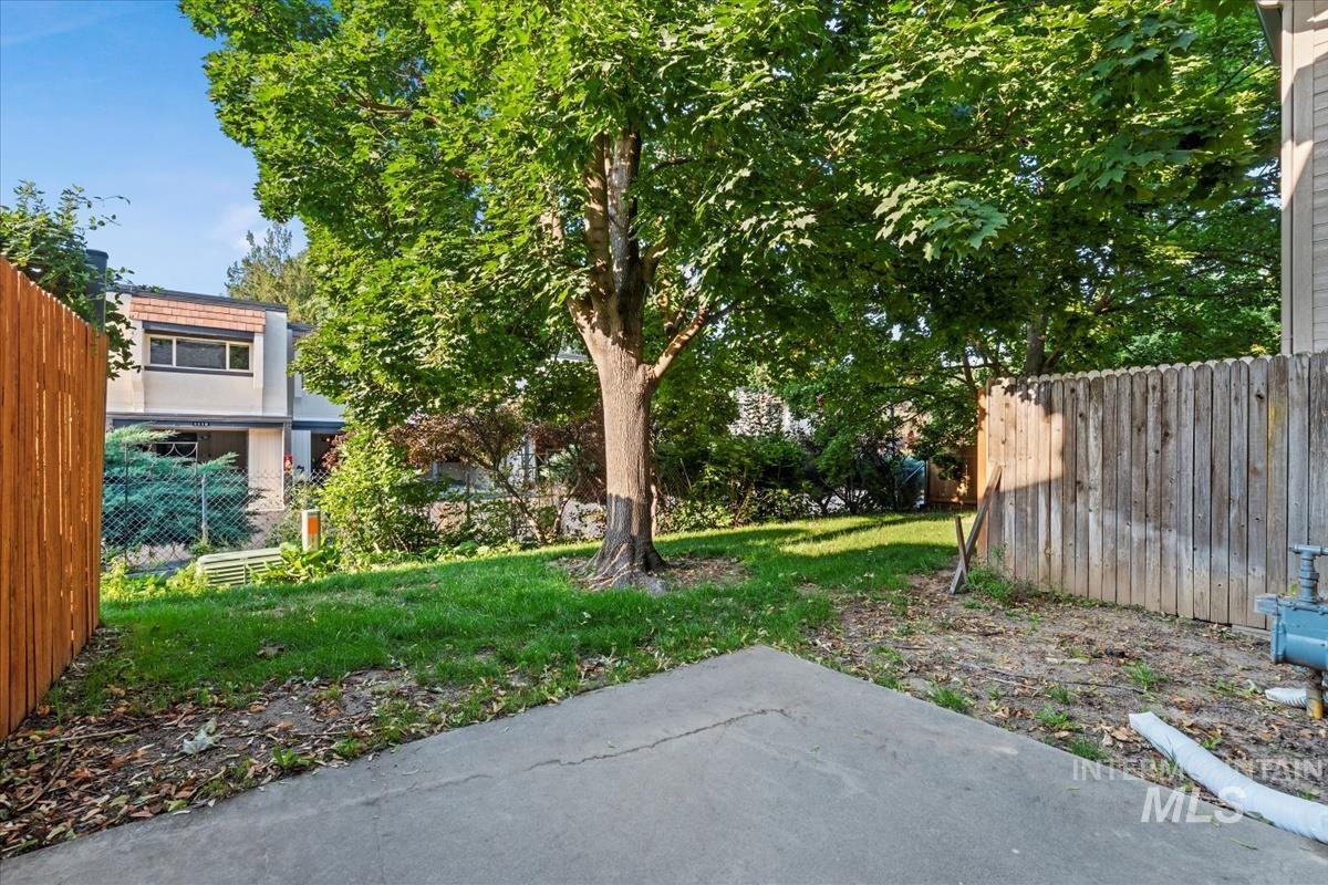 7035 Irving Lane, Boise, Idaho 83704, 3 Bedrooms, 2.5 Bathrooms, Residential For Sale, Price $364,900, 98920115