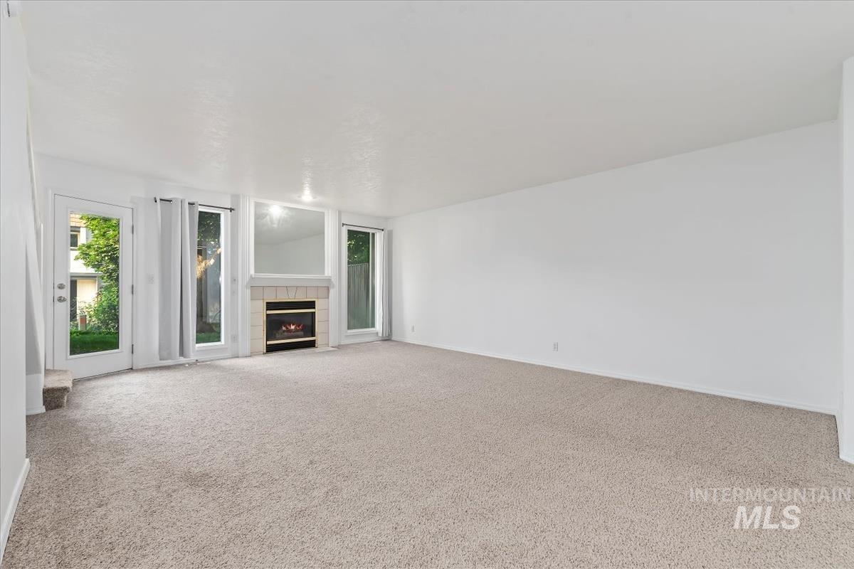 7035 Irving Lane, Boise, Idaho 83704, 3 Bedrooms, 2.5 Bathrooms, Residential For Sale, Price $364,900, 98920115