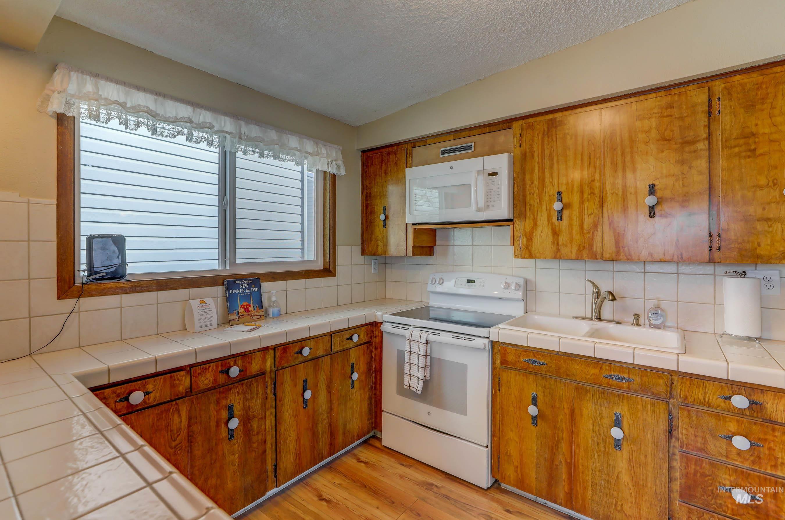 327B W Lake Street, McCall, Idaho 83638, 3 Bedrooms, 2 Bathrooms, Residential For Sale, Price $3,450,000, 98920512