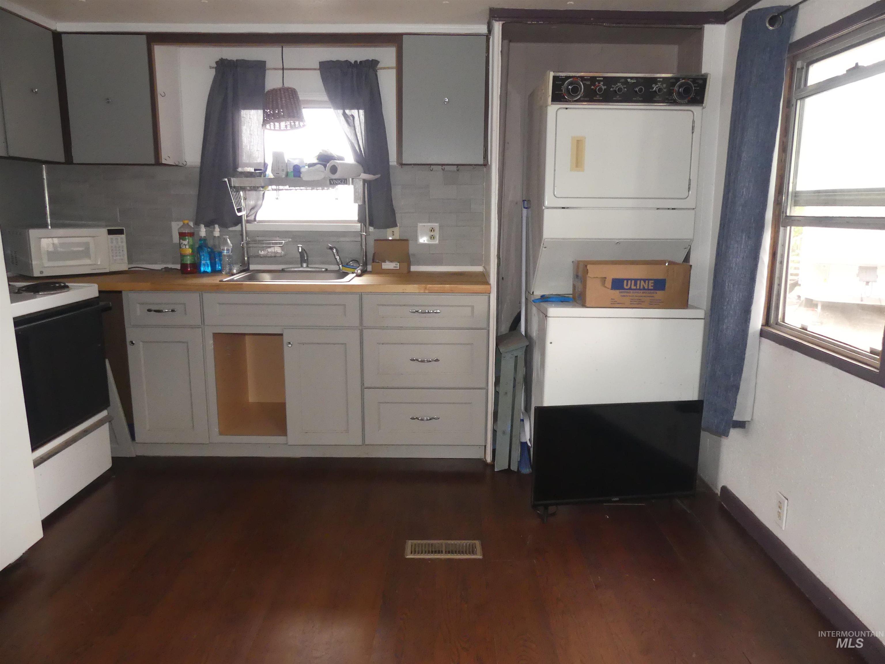 631 Preston Ave, Lewiston, Idaho 83501, 2 Bedrooms, 1 Bathroom, Residential For Sale, Price $20,000, 98920599
