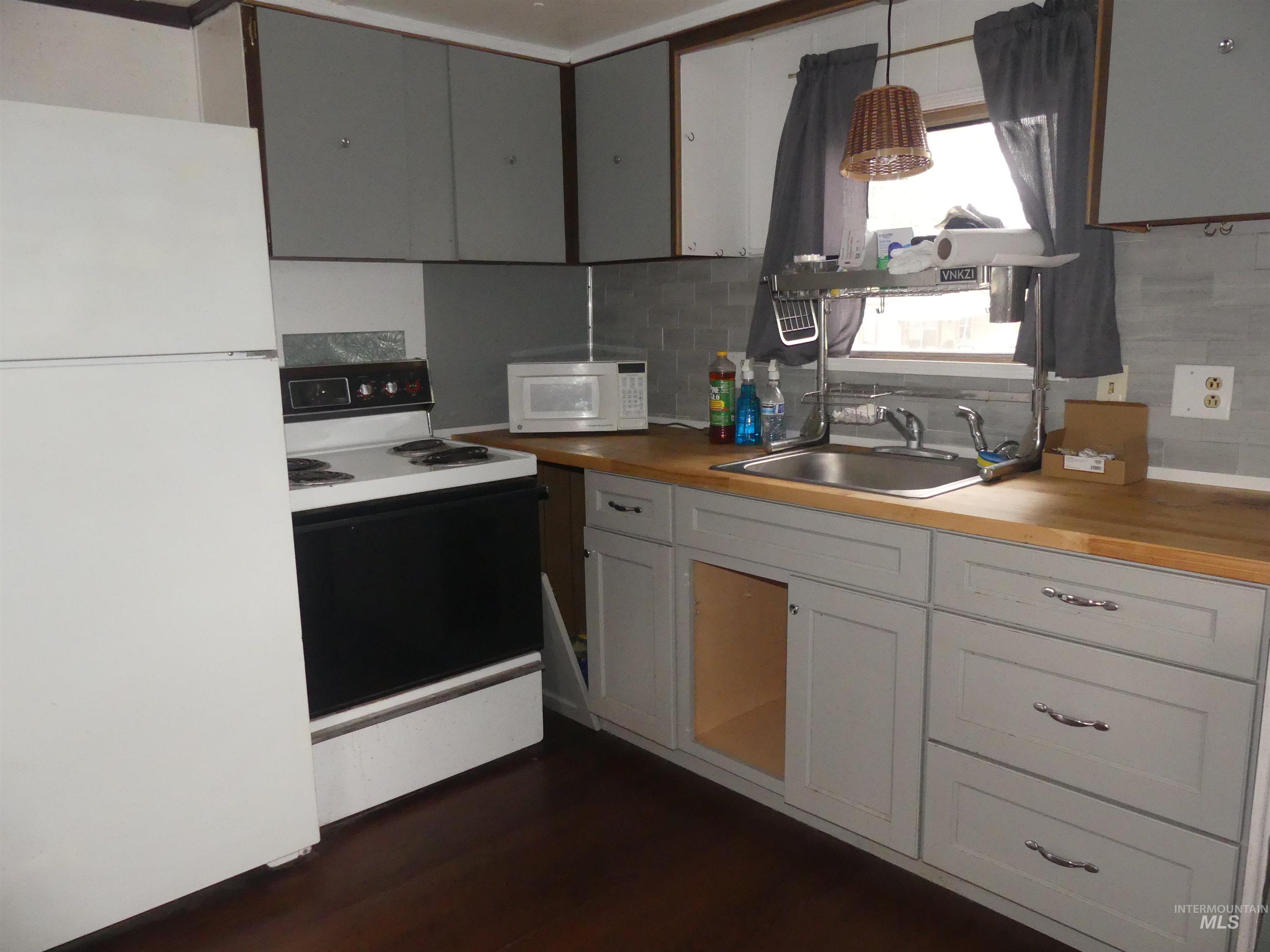 631 Preston Ave, Lewiston, Idaho 83501, 2 Bedrooms, 1 Bathroom, Residential For Sale, Price $20,000, 98920599