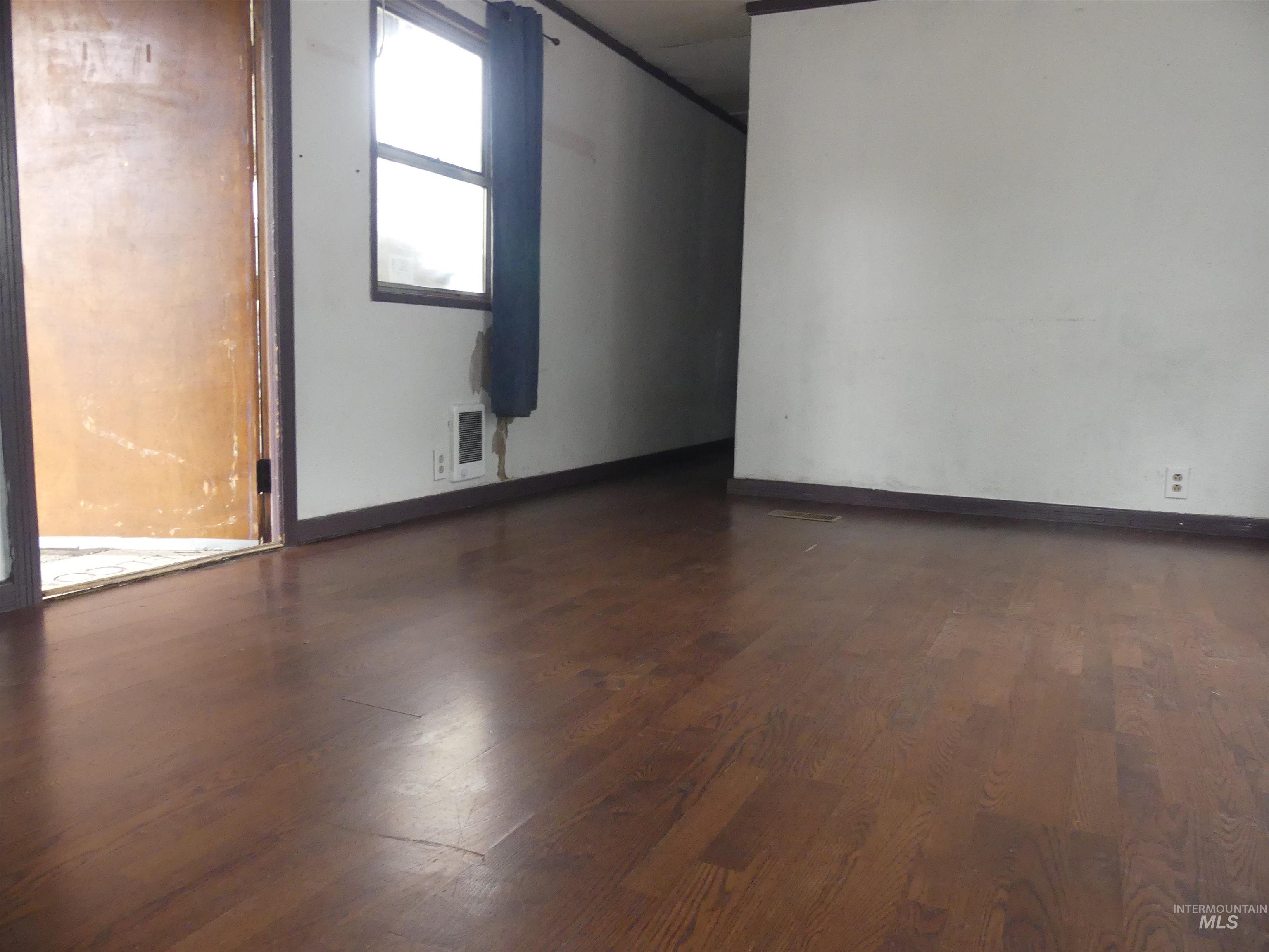 631 Preston Ave, Lewiston, Idaho 83501, 2 Bedrooms, 1 Bathroom, Residential For Sale, Price $20,000, 98920599