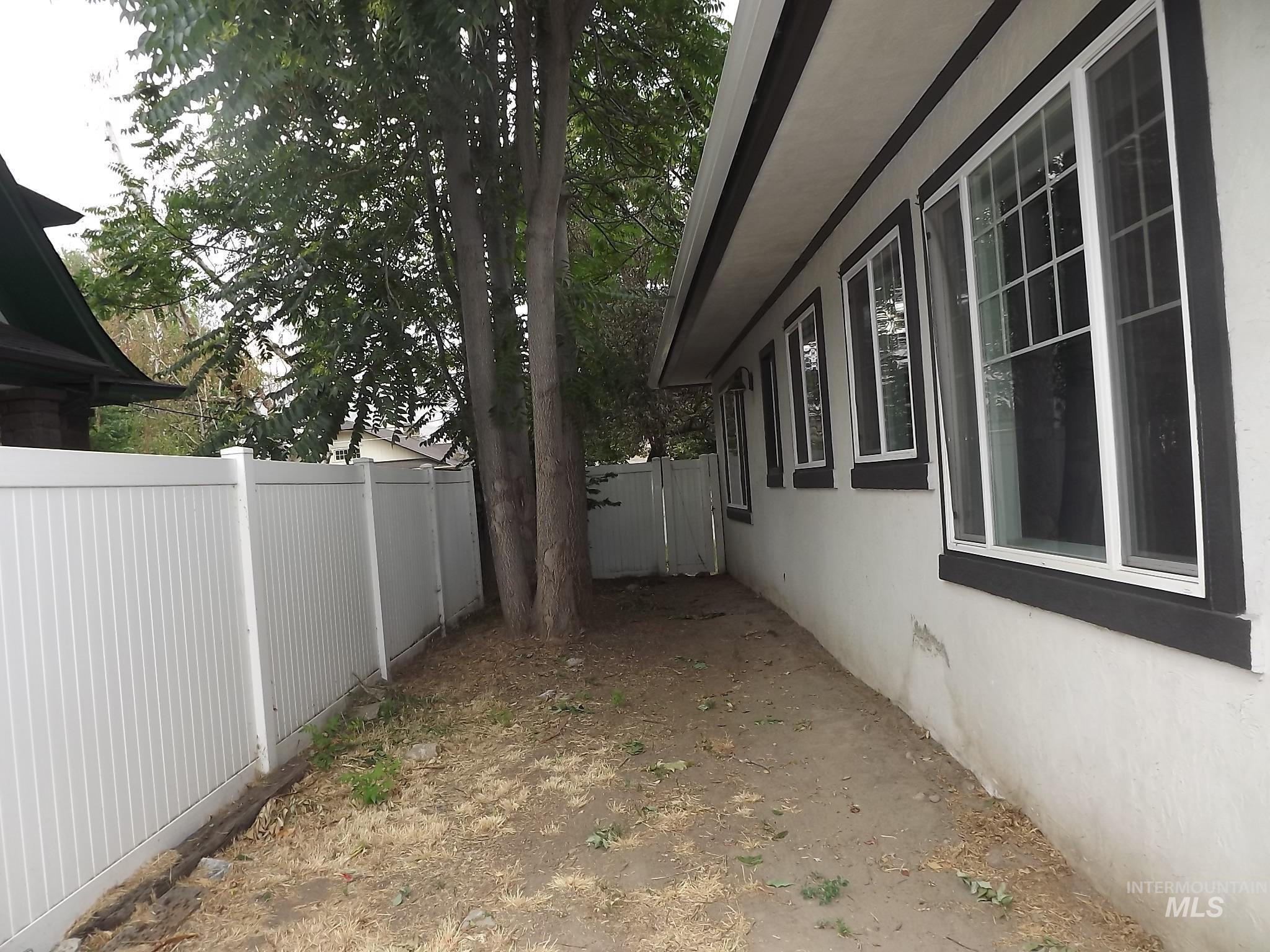 412 4th Avenue, Lewiston, Idaho 83501, 4 Bedrooms, 2 Bathrooms, Residential For Sale, Price $399,500, 98920611