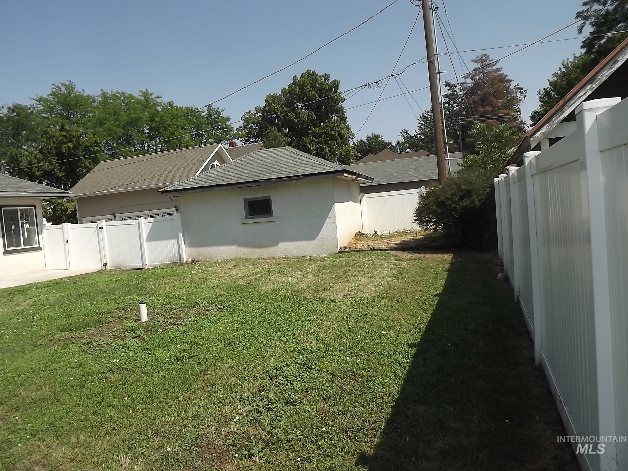 412 4th Avenue, Lewiston, Idaho 83501, 4 Bedrooms, 2 Bathrooms, Residential For Sale, Price $399,500, 98920611