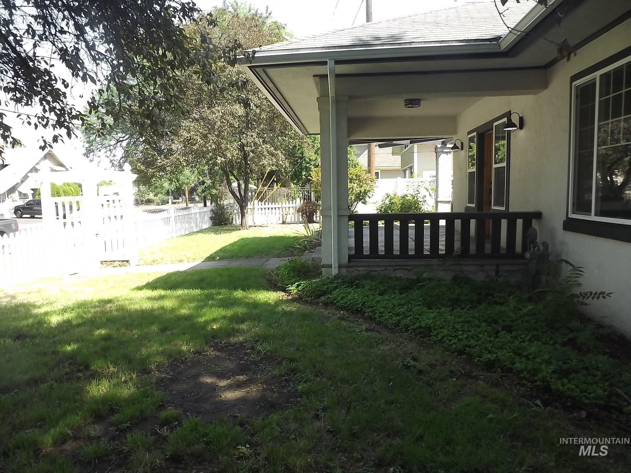 412 4th Avenue, Lewiston, Idaho 83501, 4 Bedrooms, 2 Bathrooms, Residential For Sale, Price $399,500, 98920611