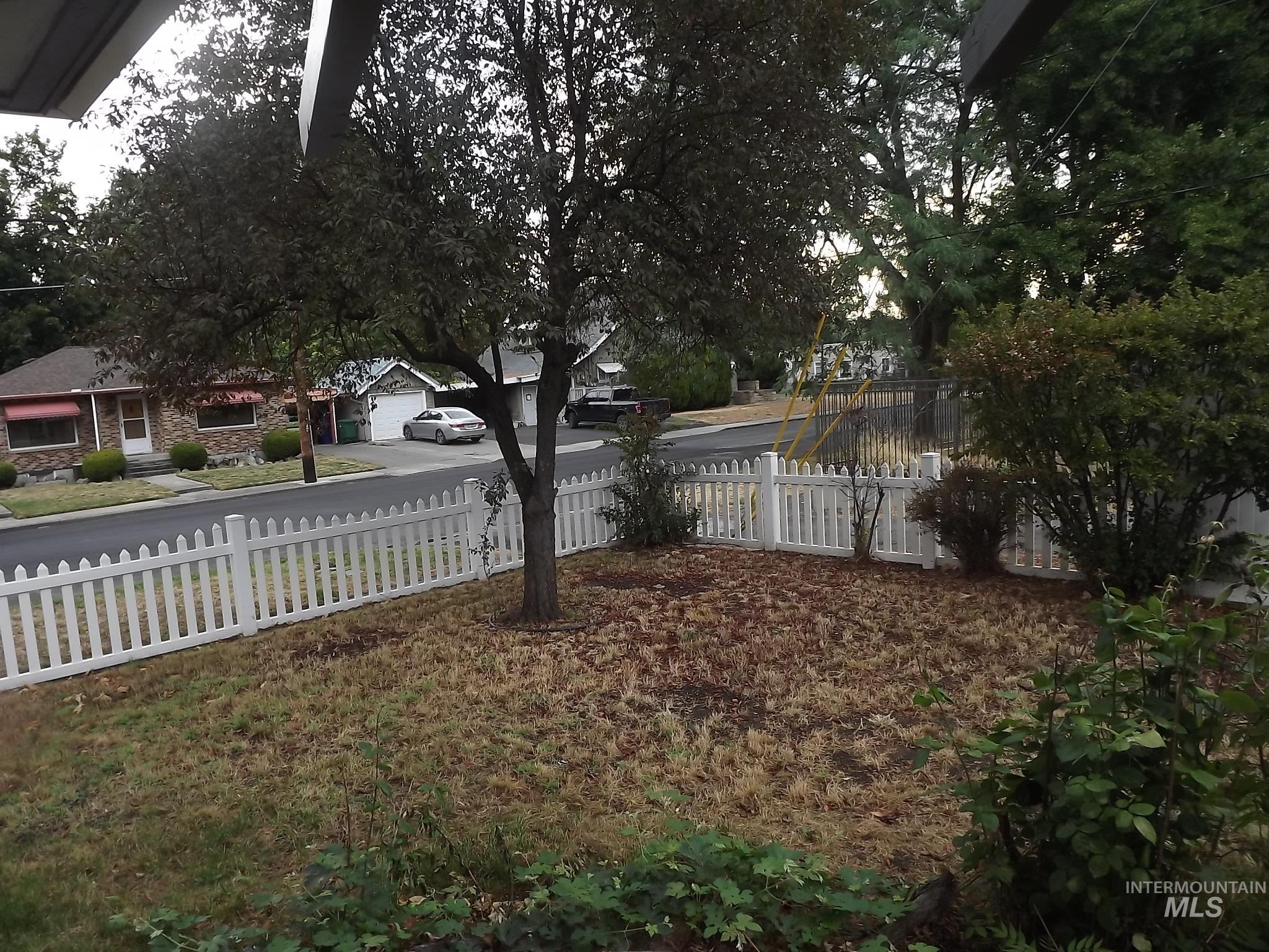 412 4th Avenue, Lewiston, Idaho 83501, 4 Bedrooms, 2 Bathrooms, Residential For Sale, Price $399,500, 98920611