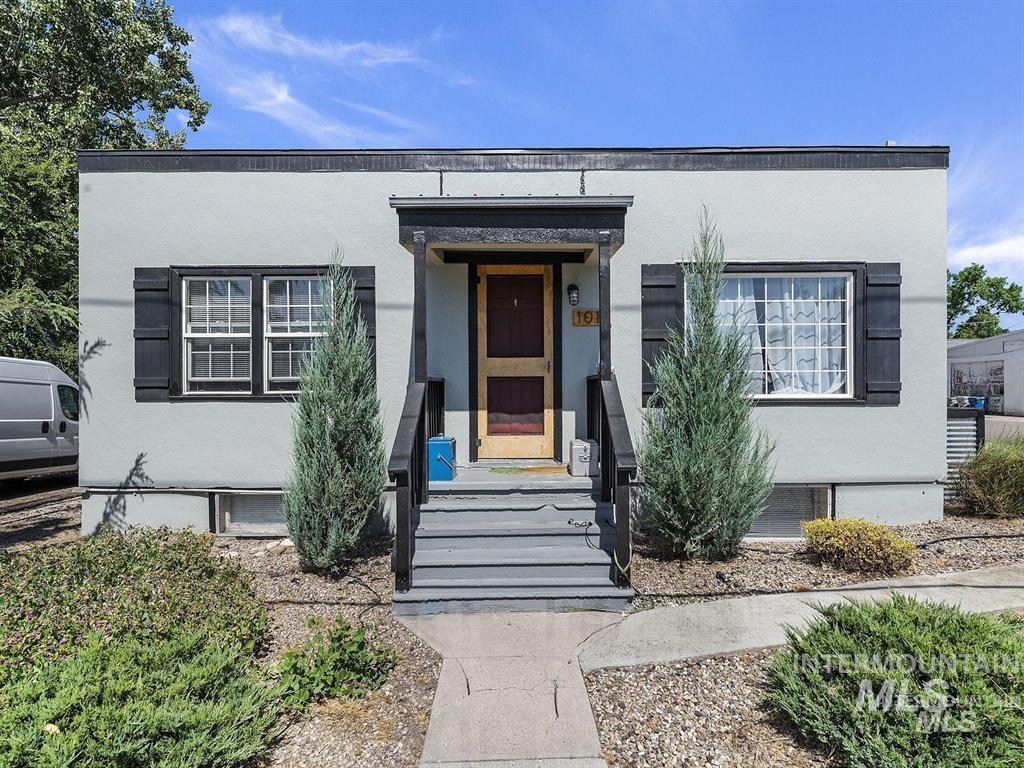 1015 N 27th, Boise, Idaho 83702, 2 Bedrooms, 1 Bathroom, Residential Income For Sale, Price $575,000,MLS 98920621