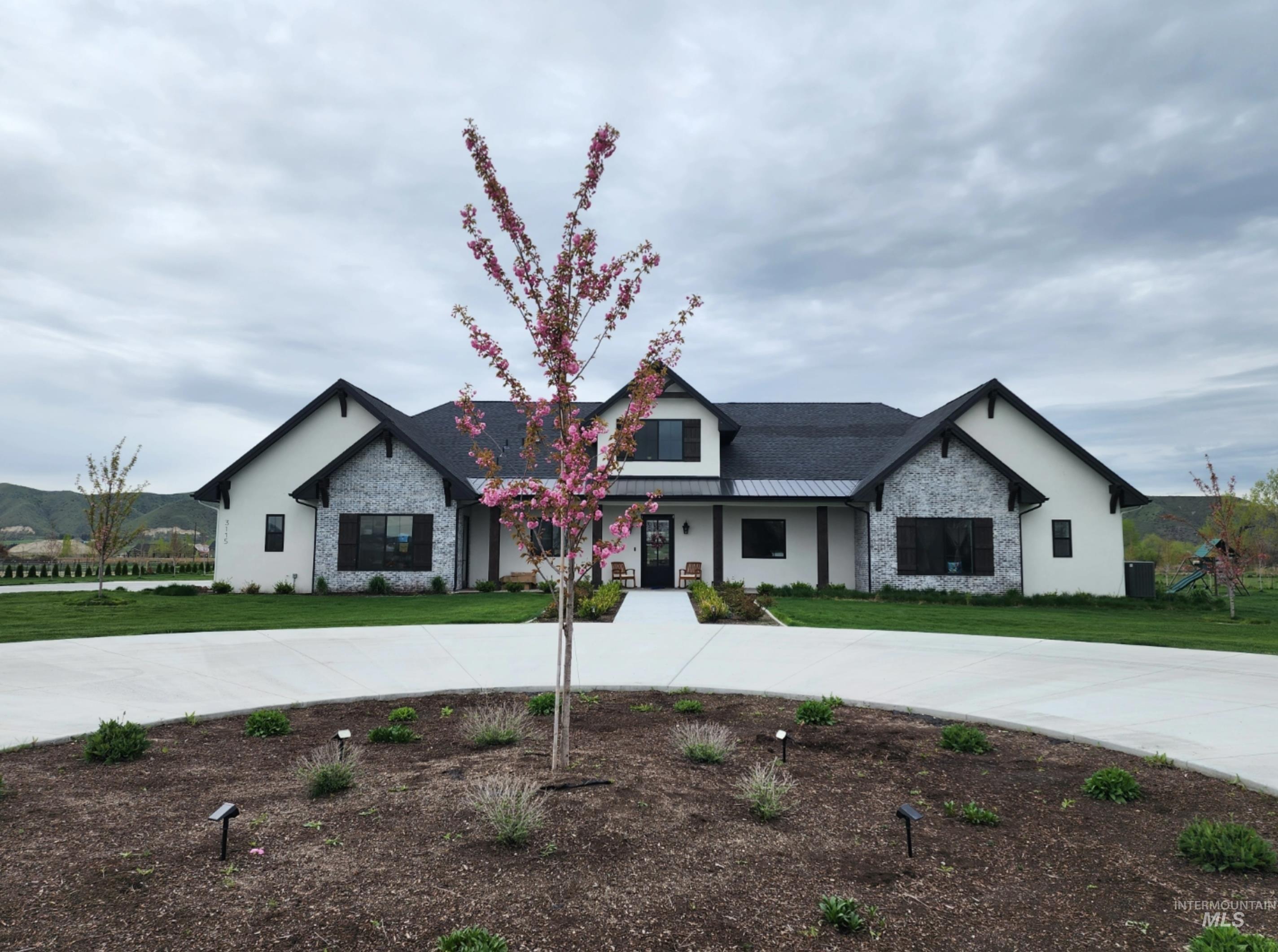 3115 4 Bits Ln, Emmett, Idaho 83617, 5 Bedrooms, 4 Bathrooms, Residential For Sale, Price $2,198,000,MLS 98920795